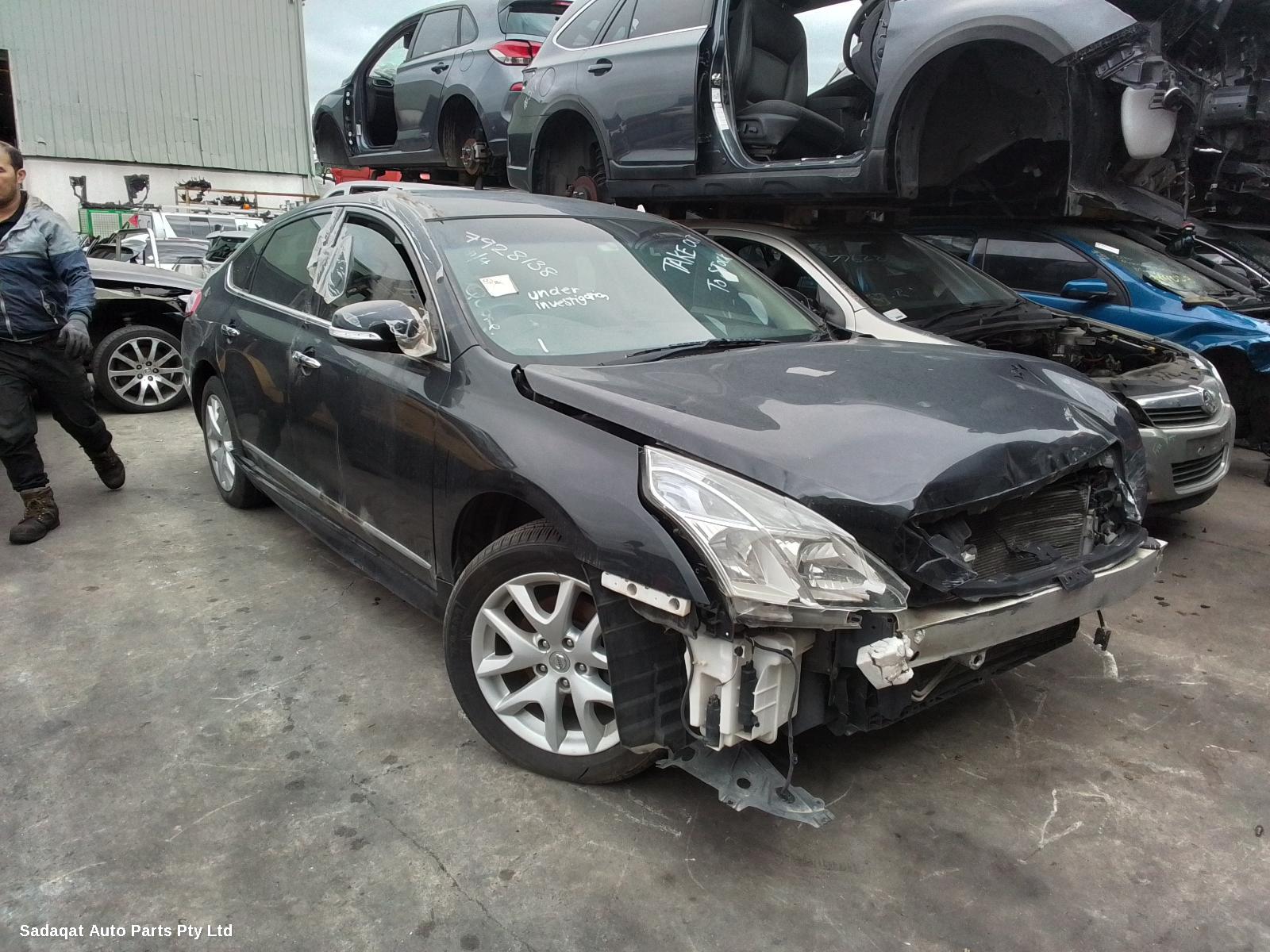 Nissan Maxima Right Door Mirror