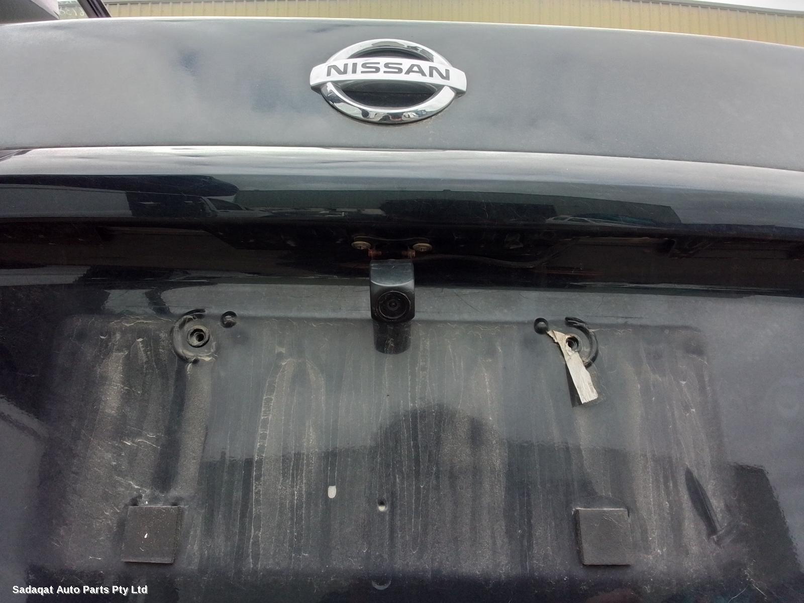 Nissan Maxima Right Door Mirror