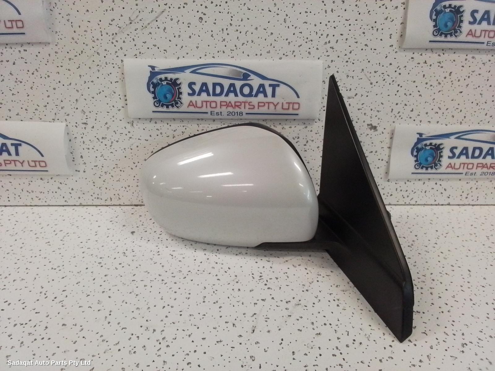 Suzuki Vitara Right Door Mirror