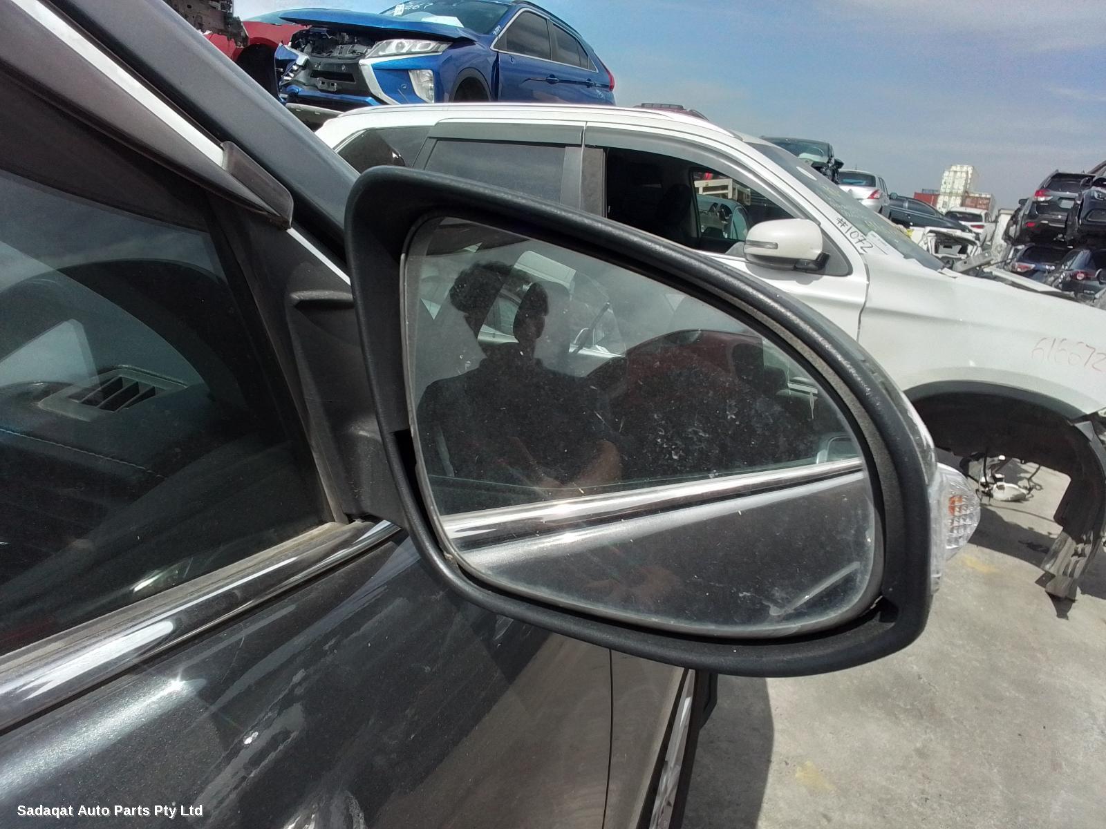 Toyota Camry Right Door Mirror