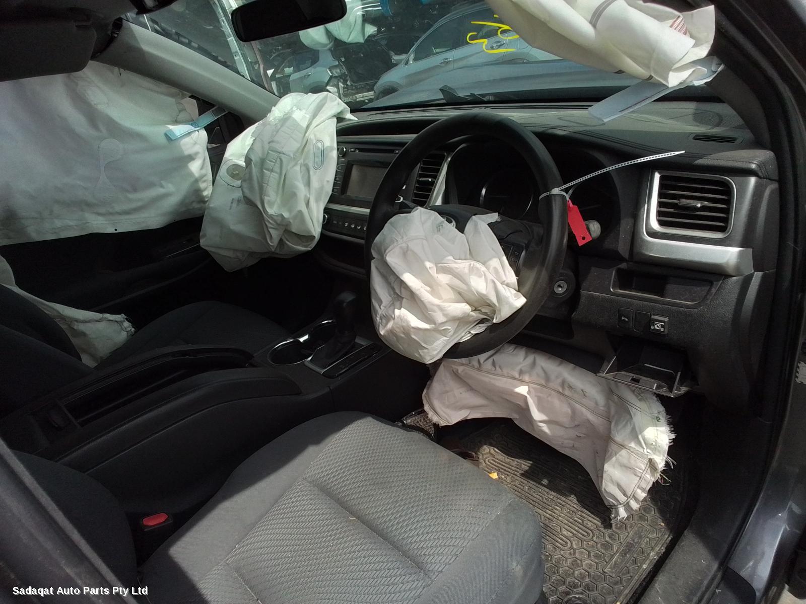 Toyota Kluger Left Front Door Window