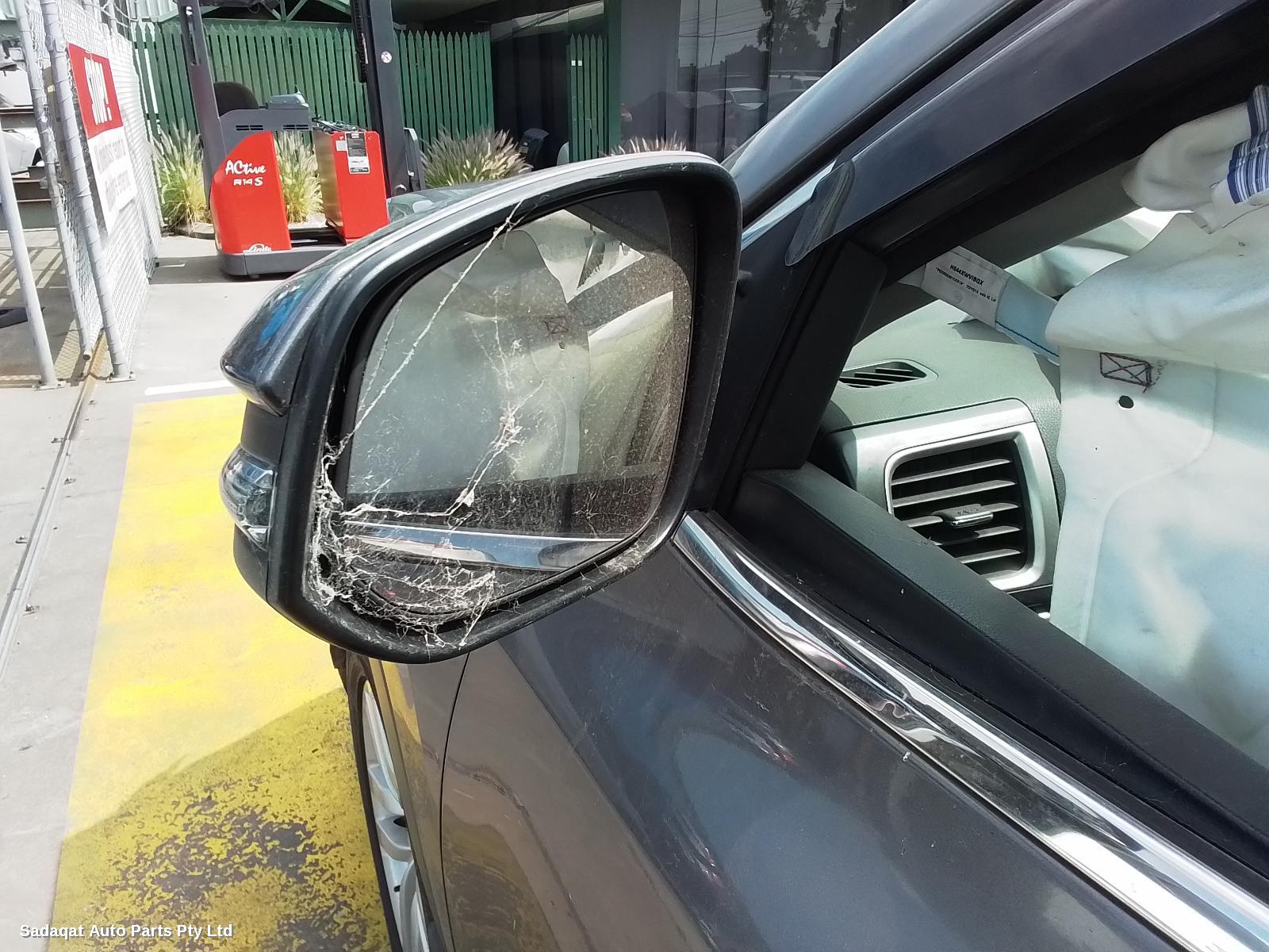 Toyota Kluger Left Front Door Window