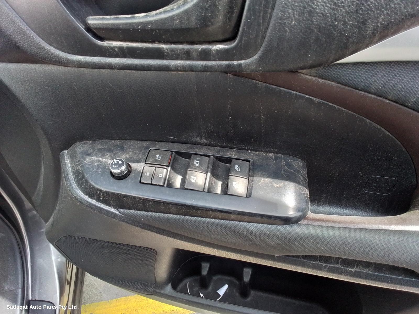 Toyota Kluger Left Front Door Window