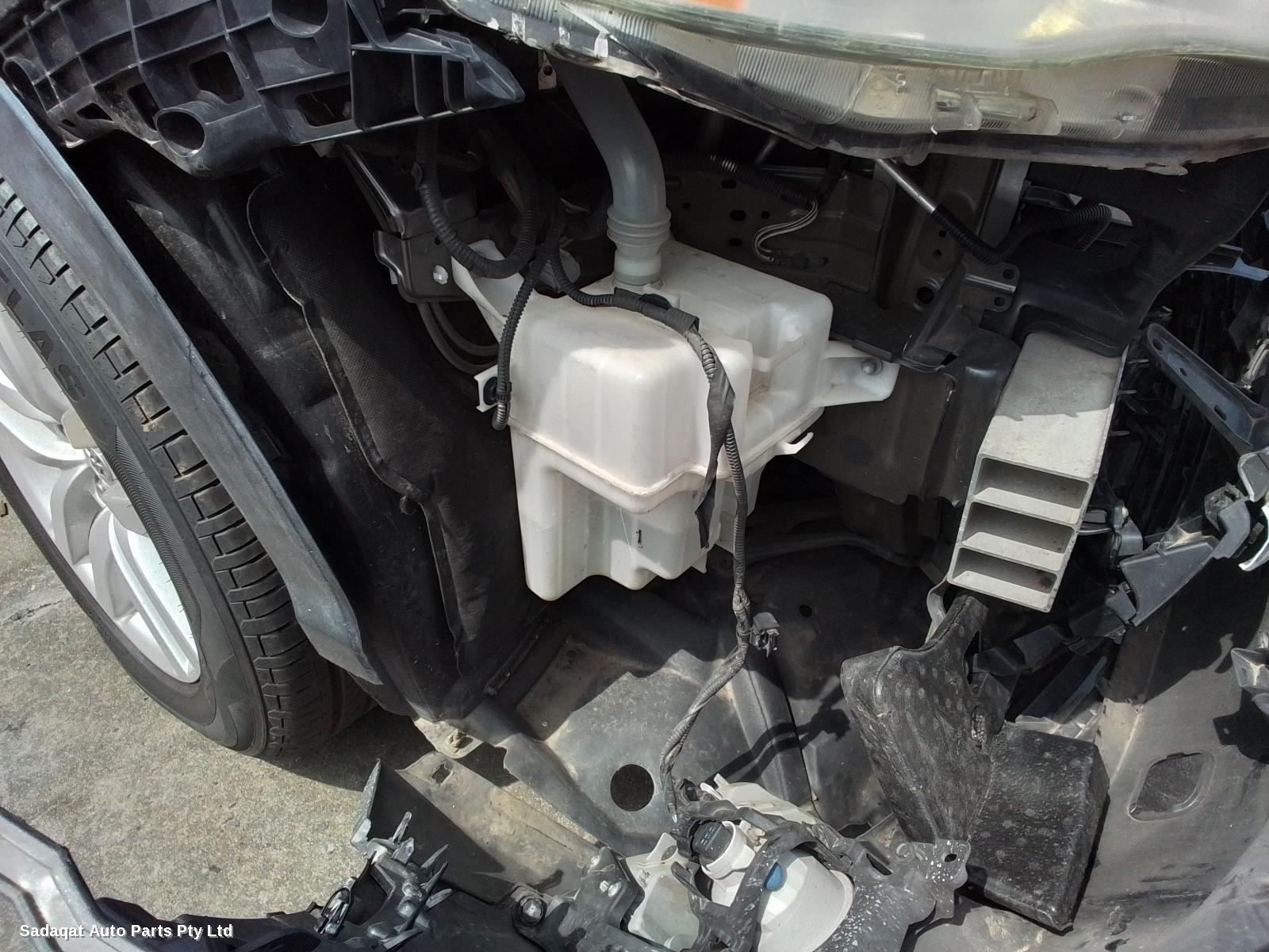 Toyota Kluger Left Front Door Window