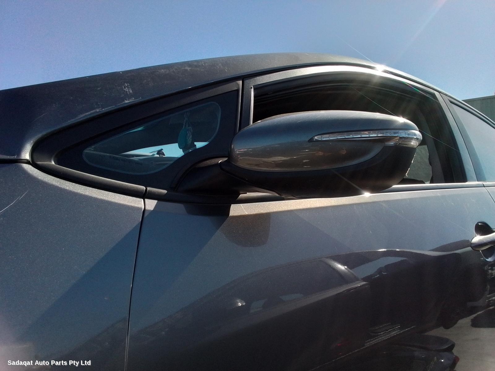 Kia Cerato Right Door Mirror