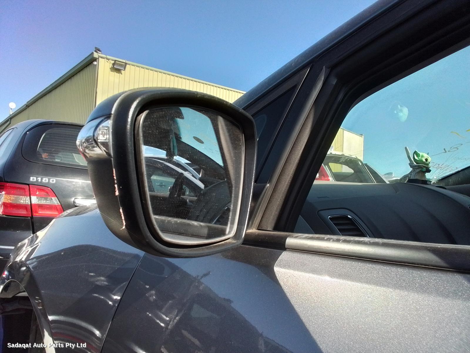 Kia Cerato Right Door Mirror