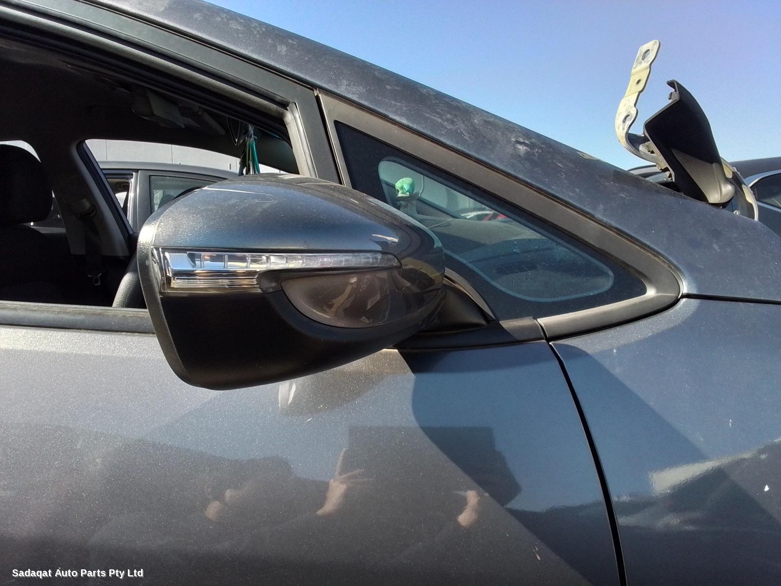 Kia Cerato Right Door Mirror