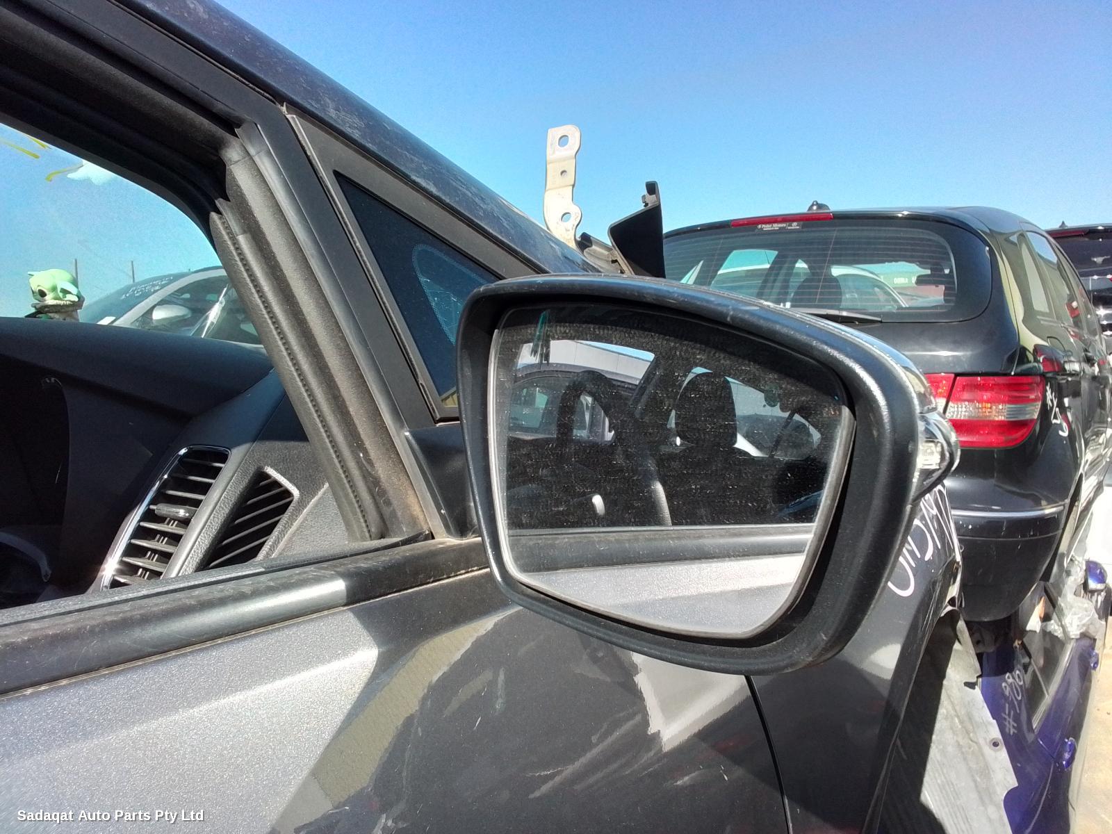 Kia Cerato Right Door Mirror