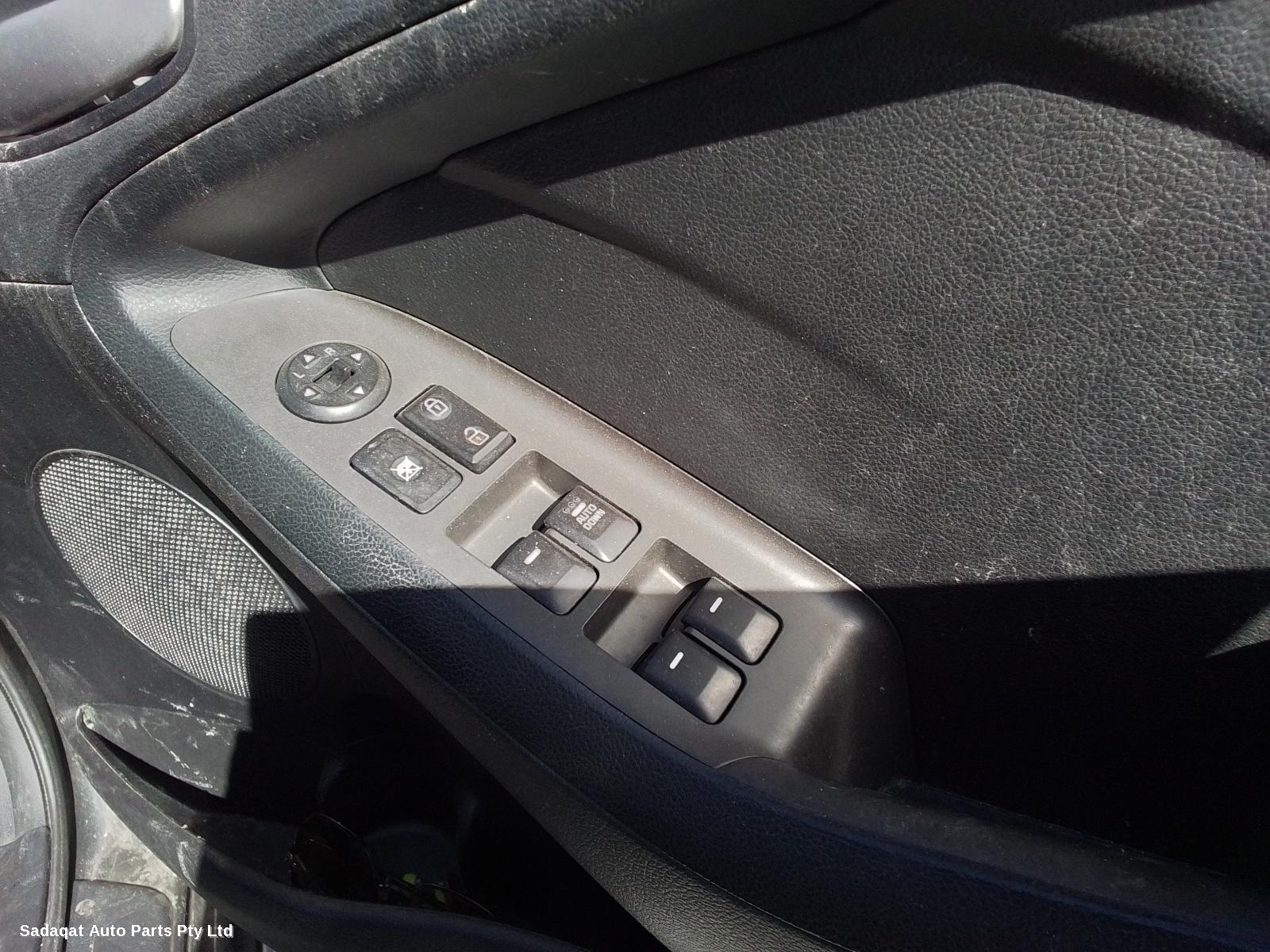 Kia Cerato Right Door Mirror