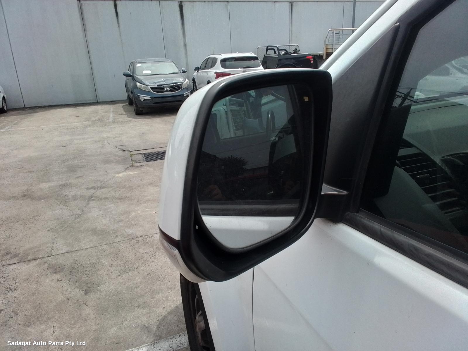 Isuzu Dmax Left Headlamp