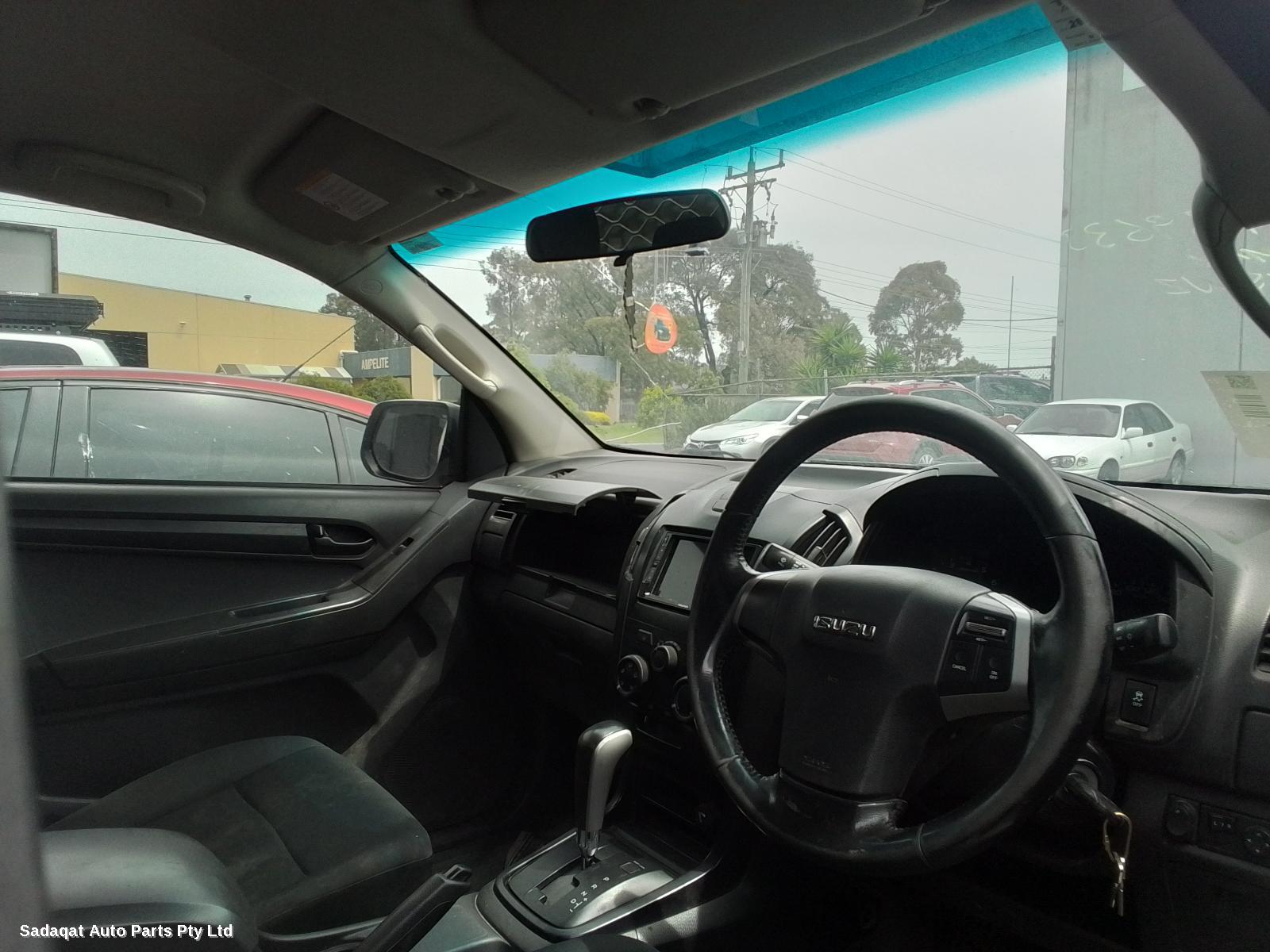 Isuzu Dmax Left Headlamp