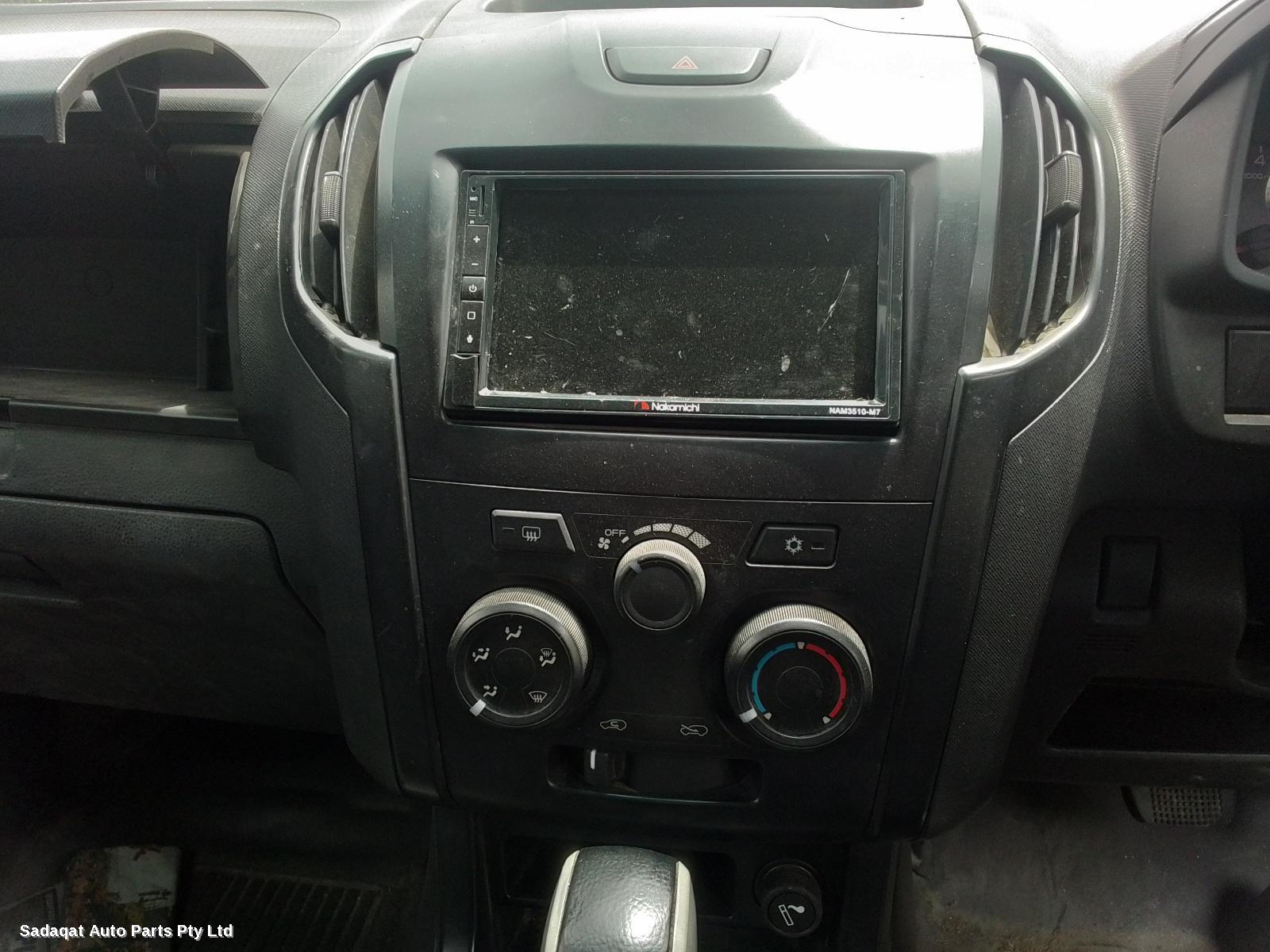 Isuzu Dmax Left Headlamp