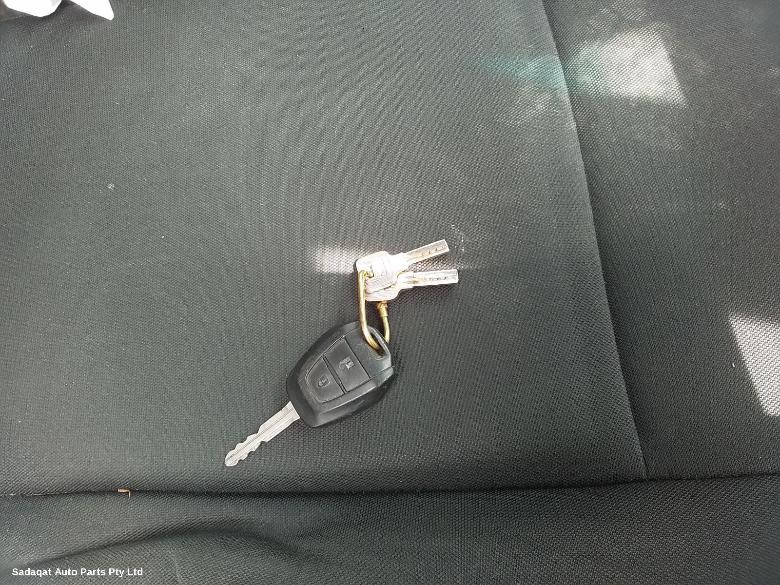 Isuzu Dmax Left Headlamp