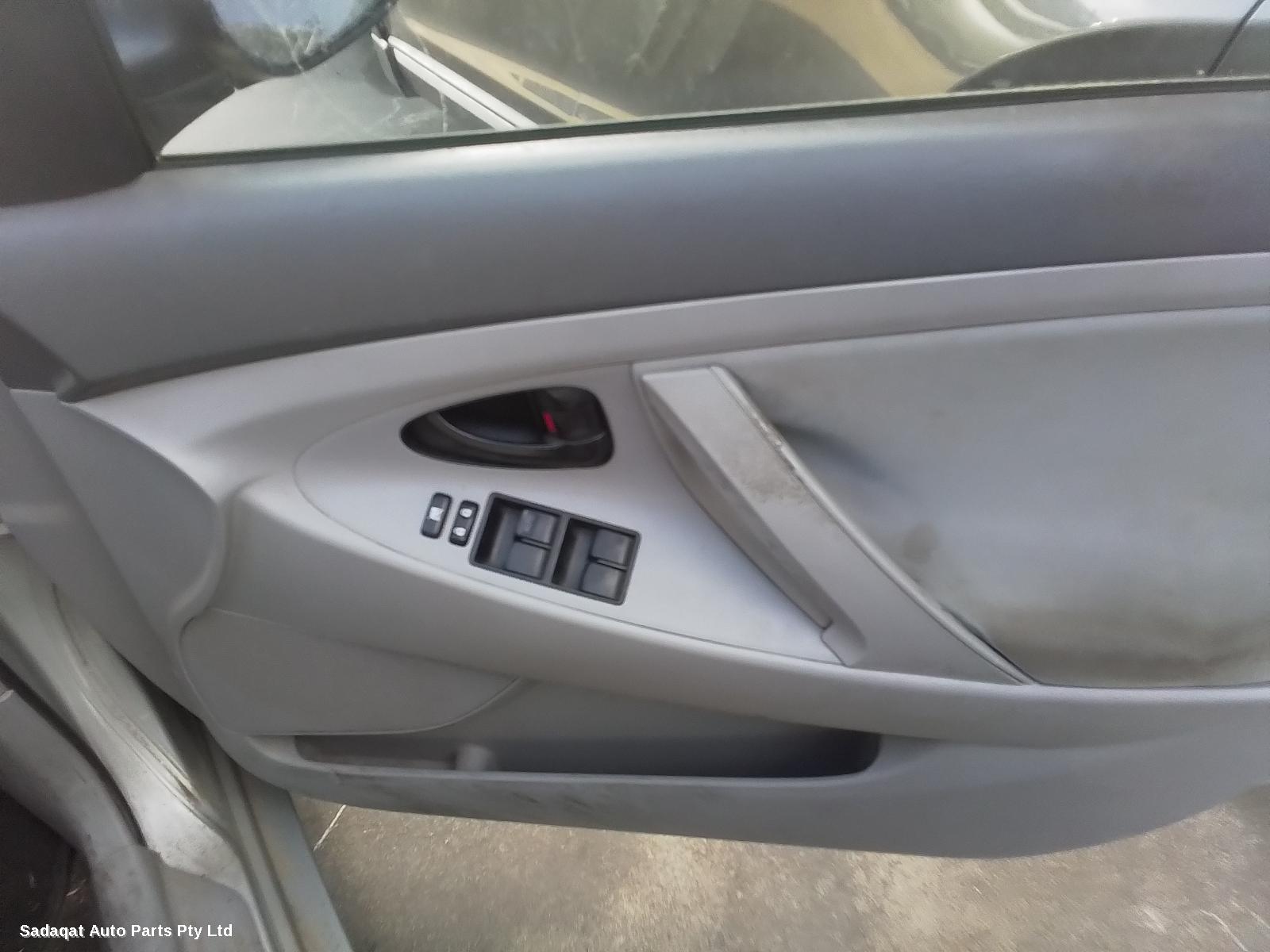 Toyota Camry Right Guard