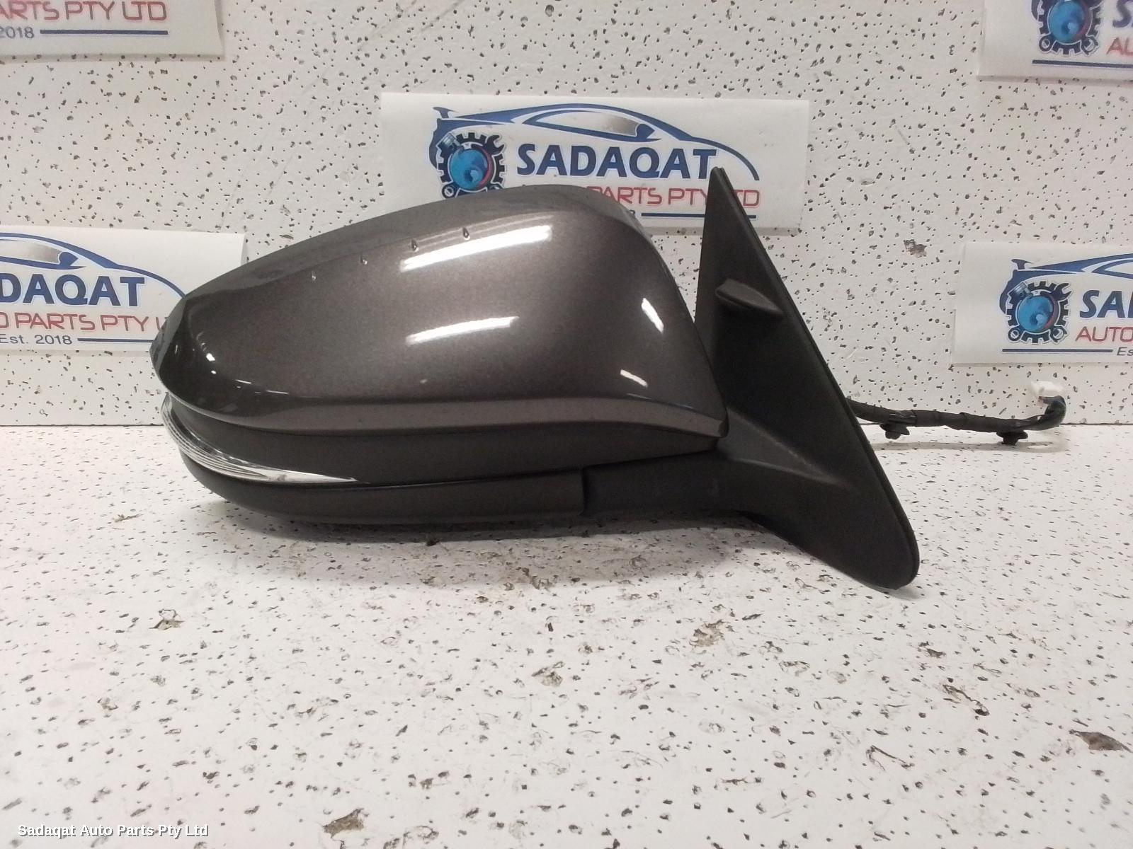 Toyota Kluger Right Door Mirror