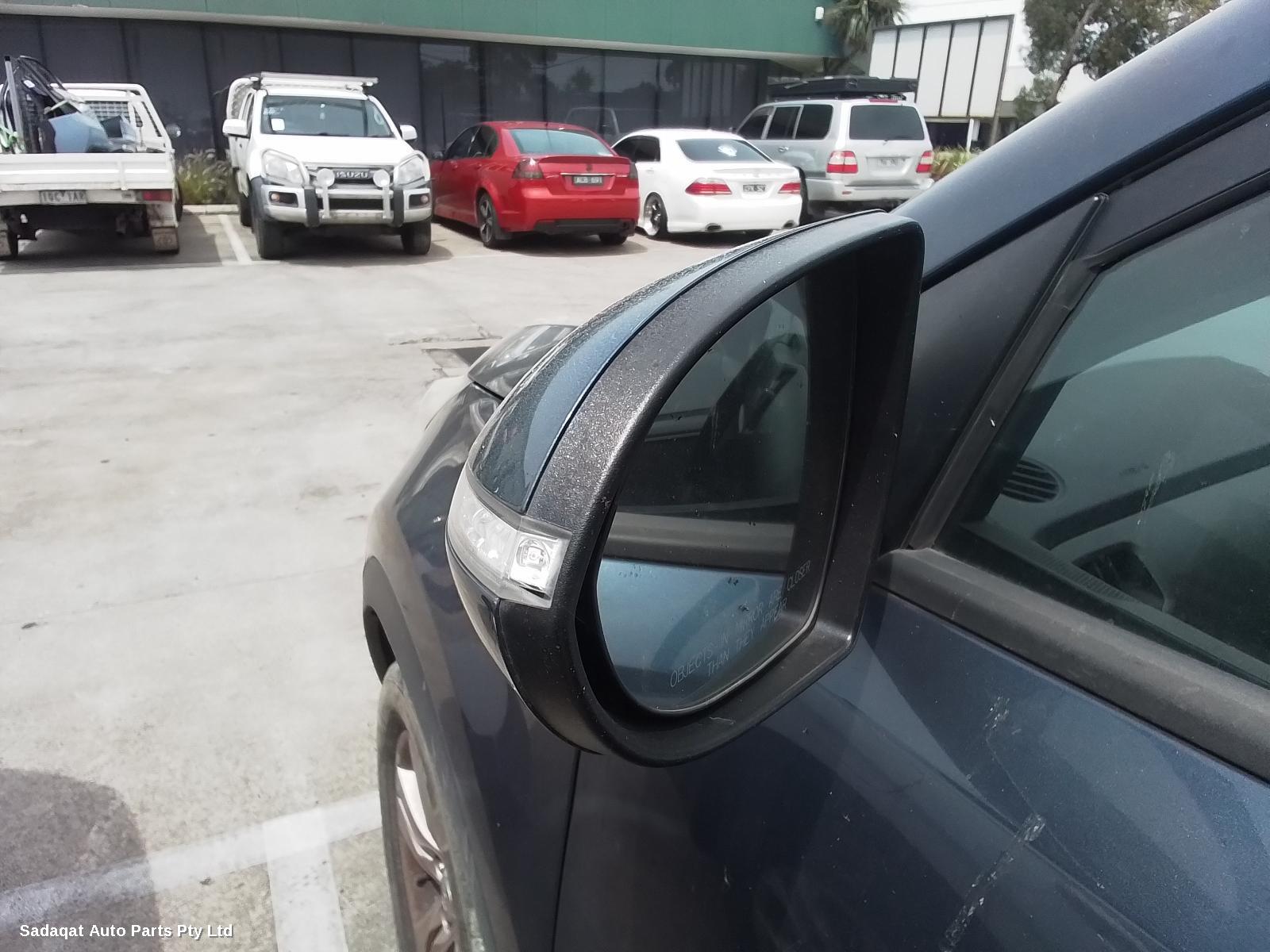 Kia Sportage Right Door Mirror