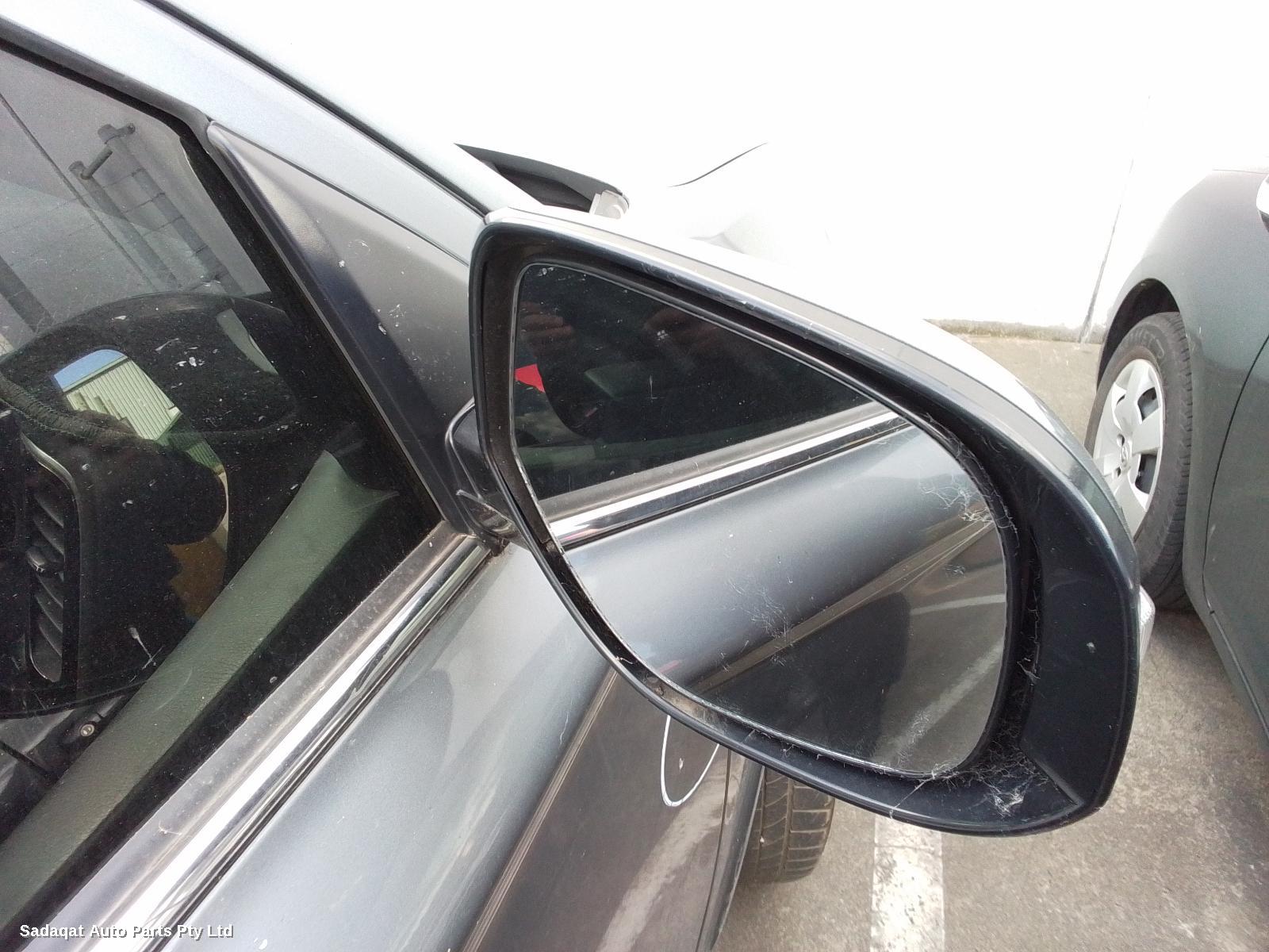 Mitsubishi Outlander Left Front Door Window