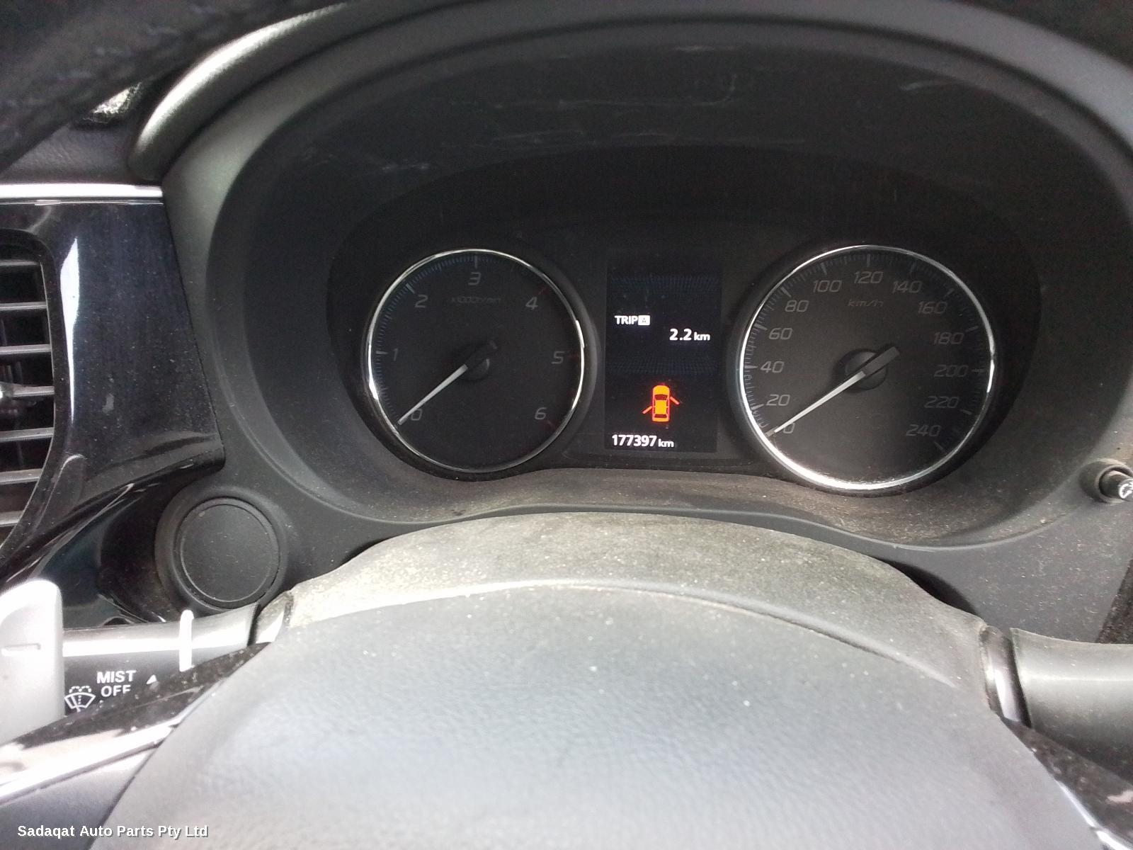 Mitsubishi Outlander Left Front Door Window