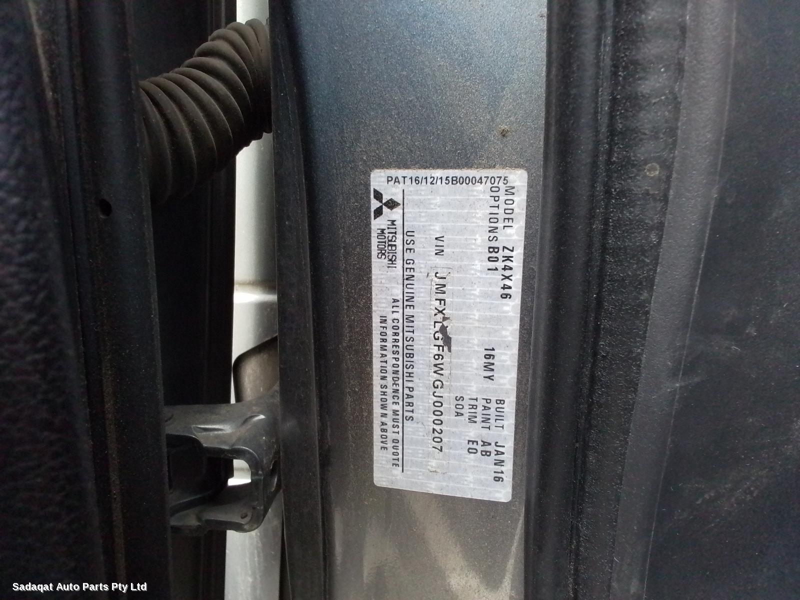 Mitsubishi Outlander Left Front Door Window