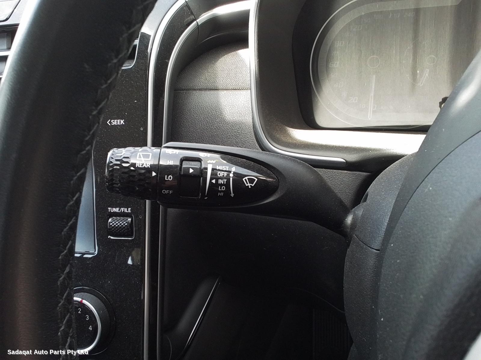 Hyundai Tucson Left Front Door Window