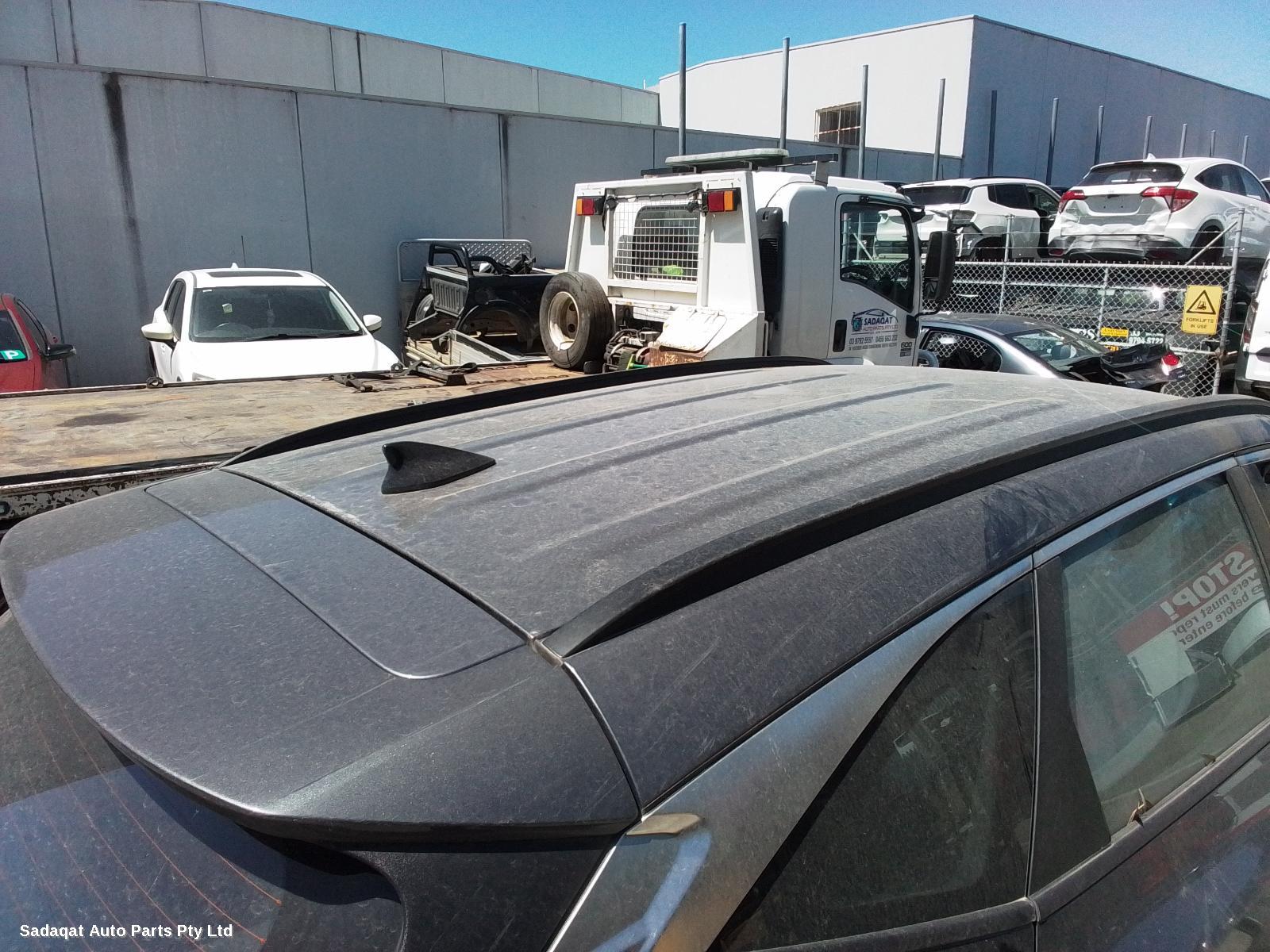 Hyundai Tucson Left Front Door Window