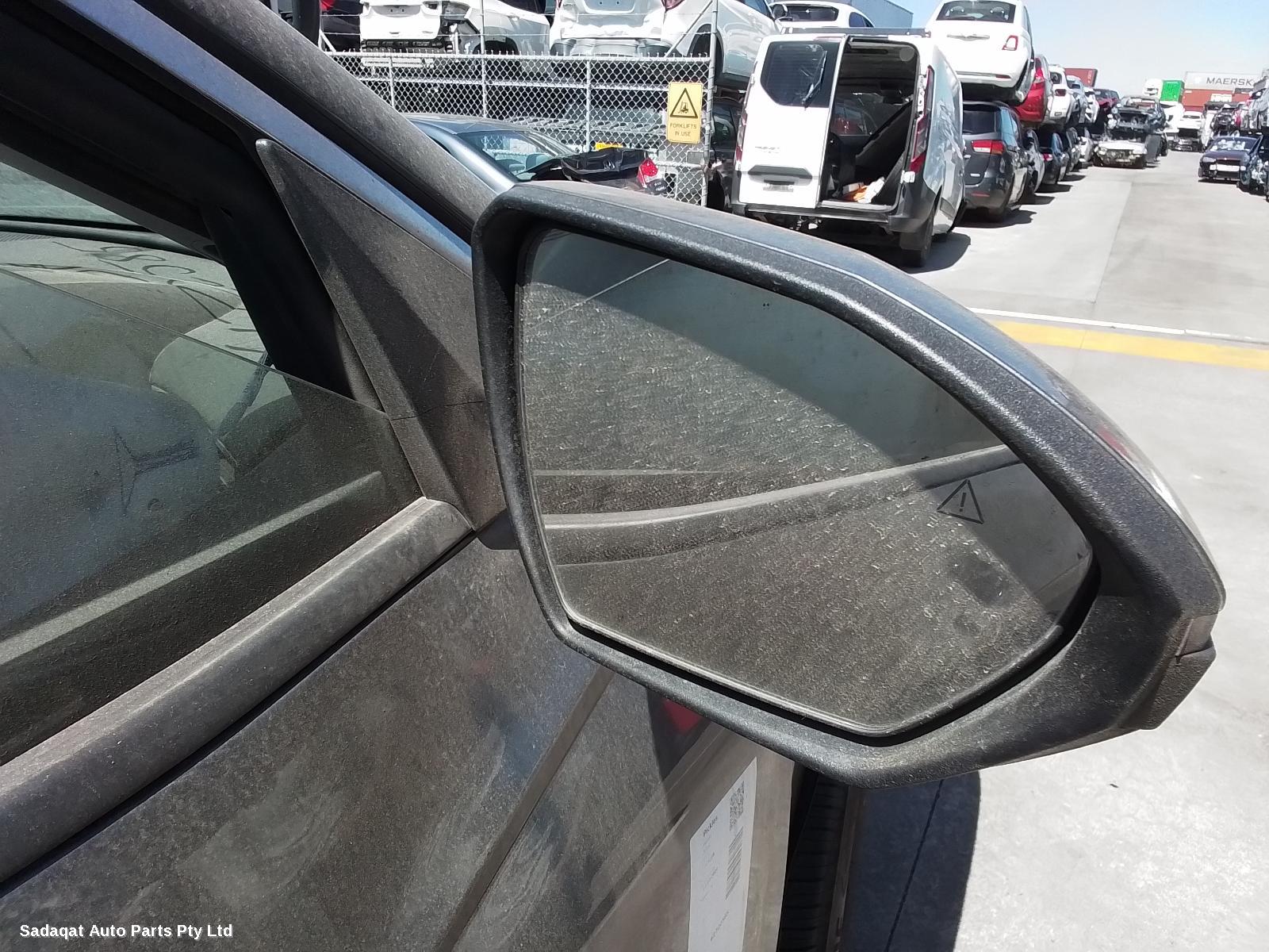 Hyundai Tucson Left Front Door Window