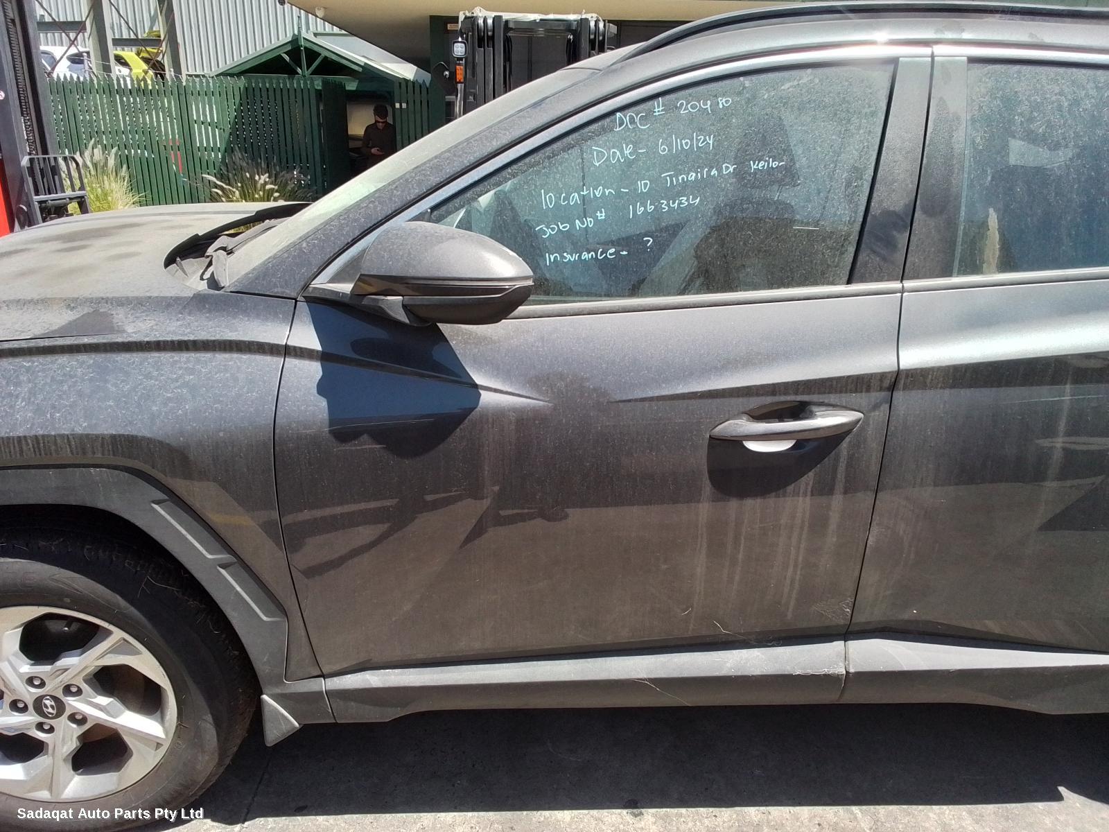 Hyundai Tucson Left Front Door Window