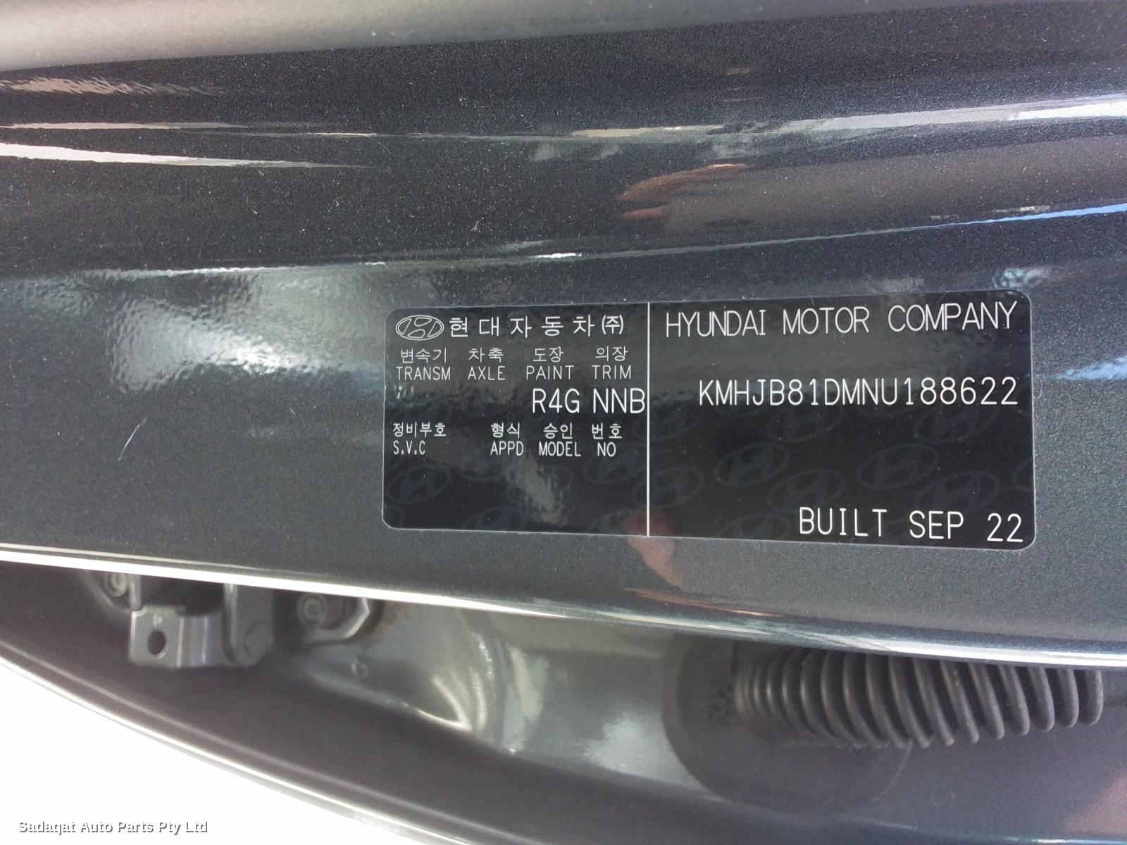 Hyundai Tucson Left Front Door Window