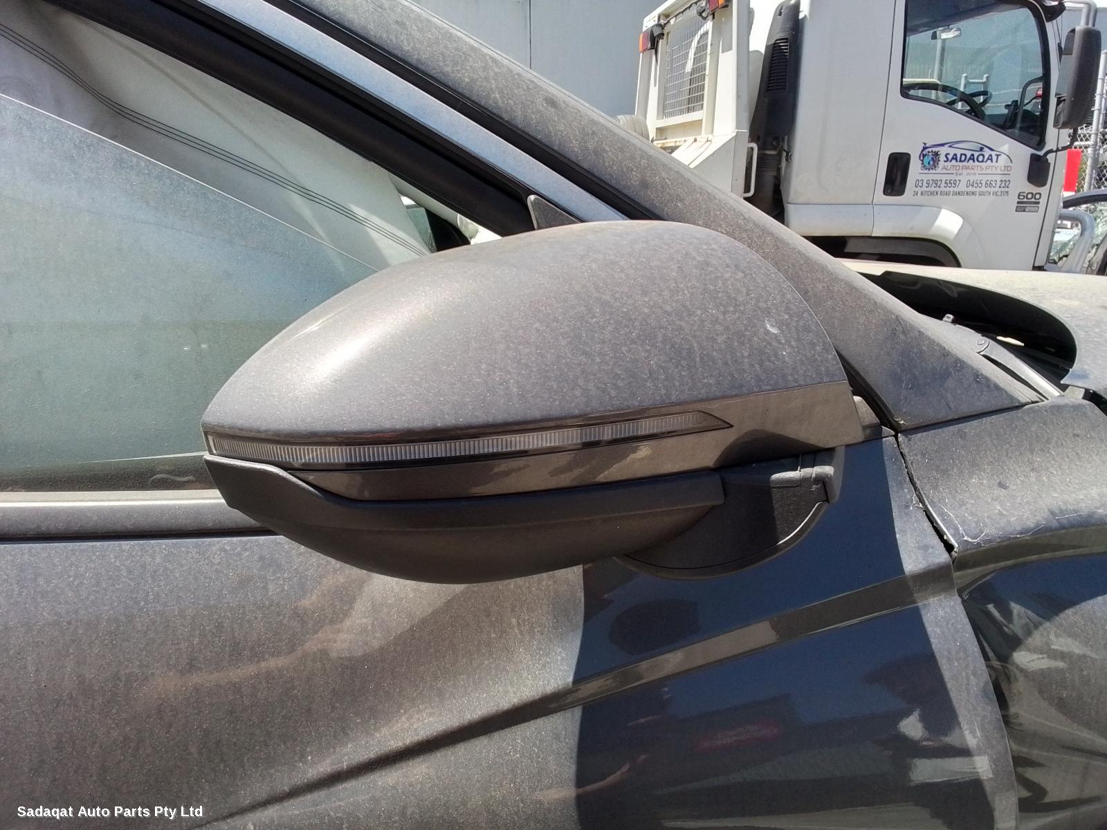 Hyundai Tucson Left Front Door Window