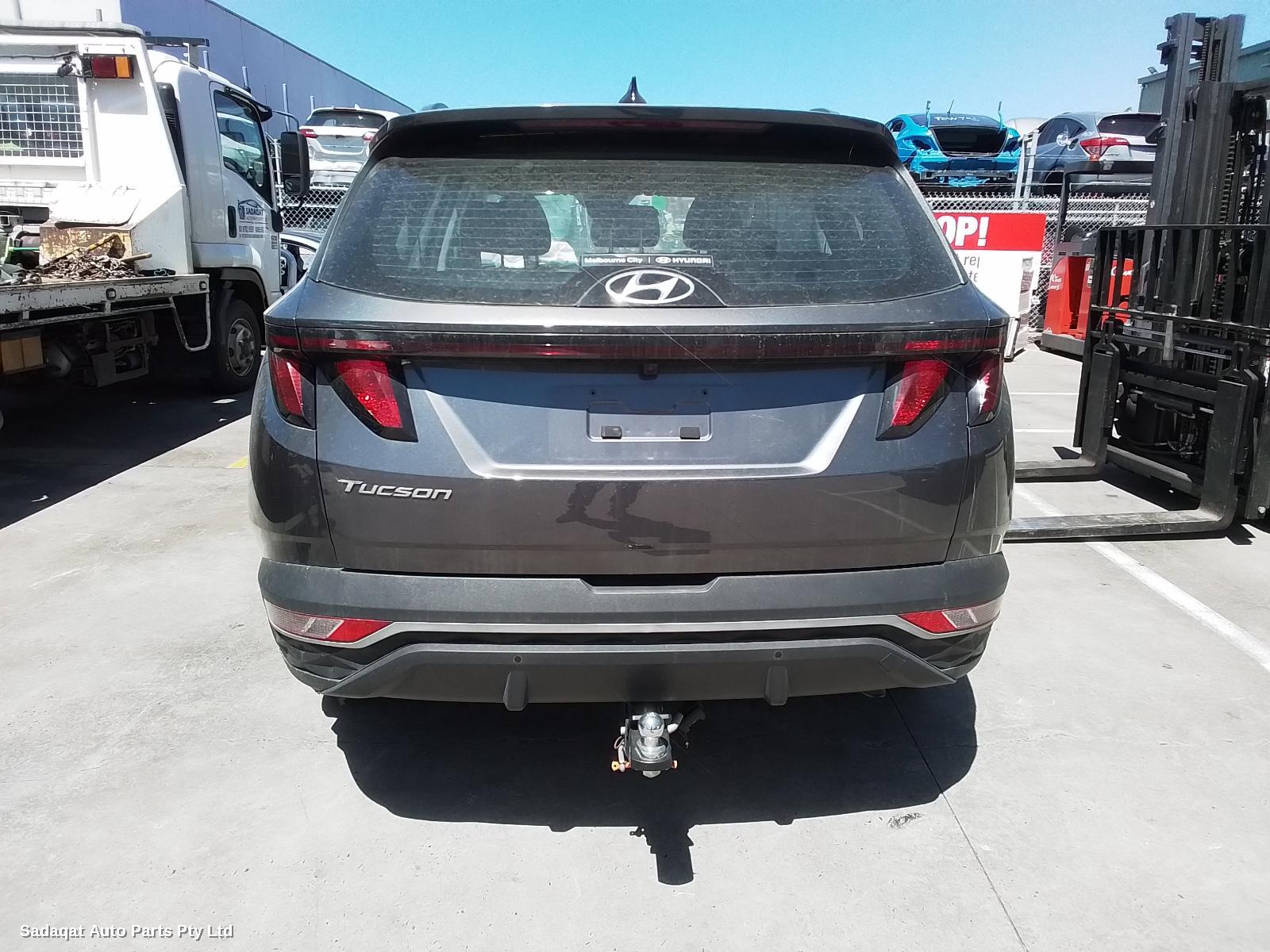 Hyundai Tucson Left Front Door Window