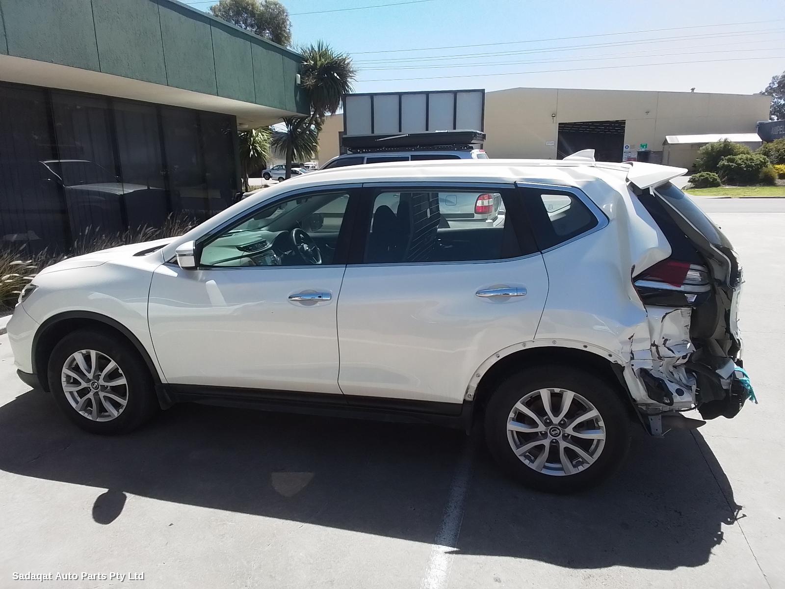 Nissan Xtrail Right Front Door