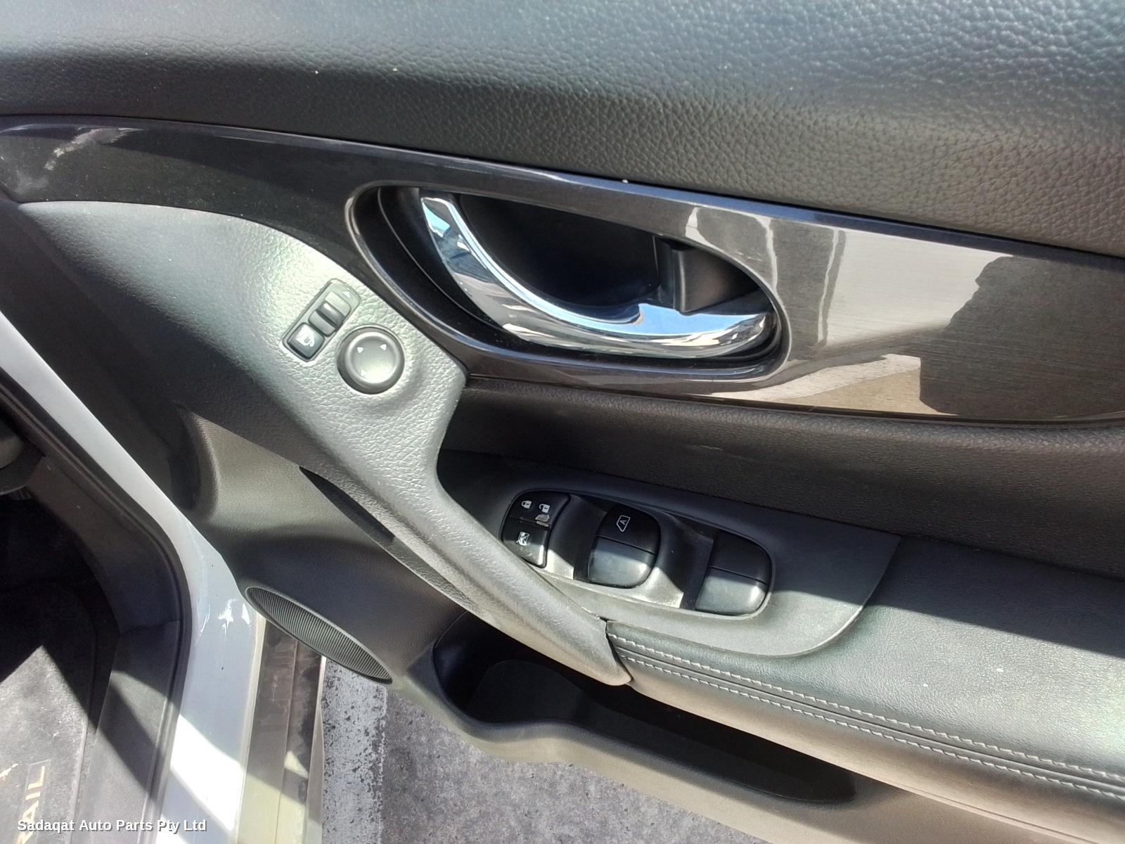 Nissan Xtrail Right Front Door