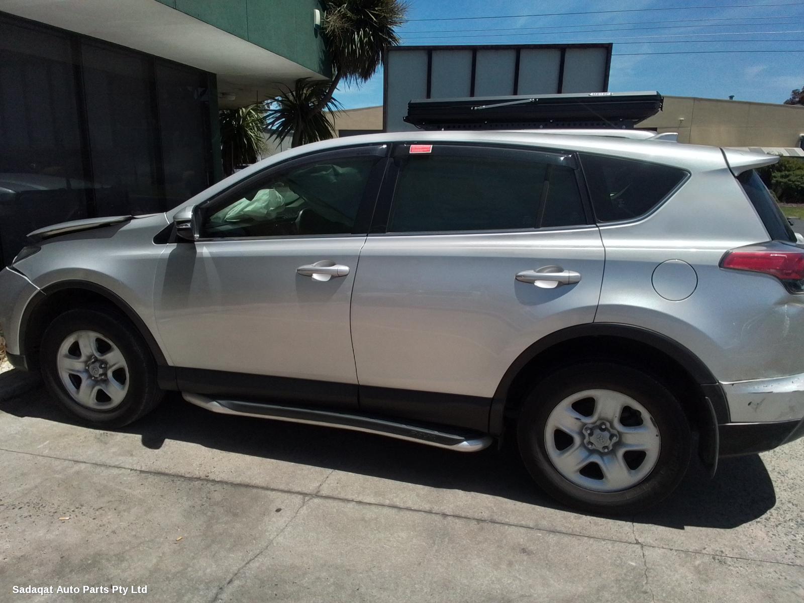 Toyota Rav4 Right Door Mirror