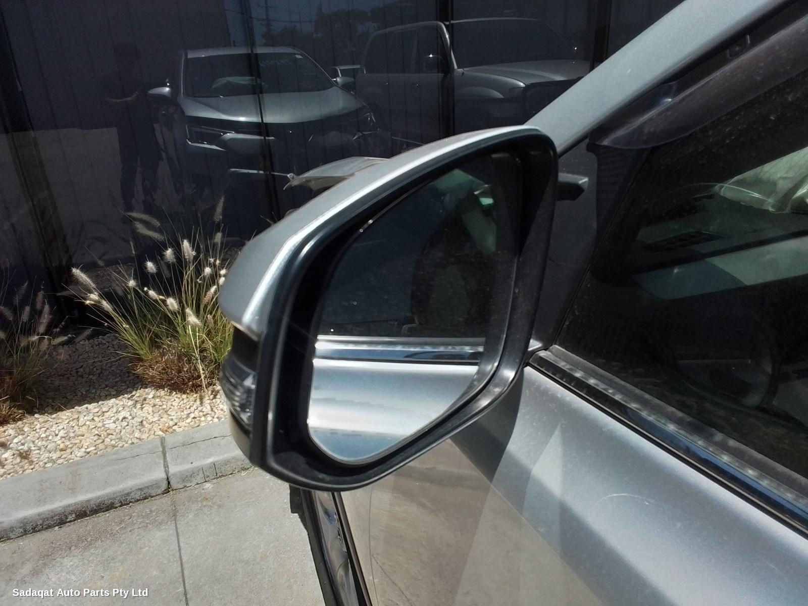 Toyota Rav4 Right Door Mirror