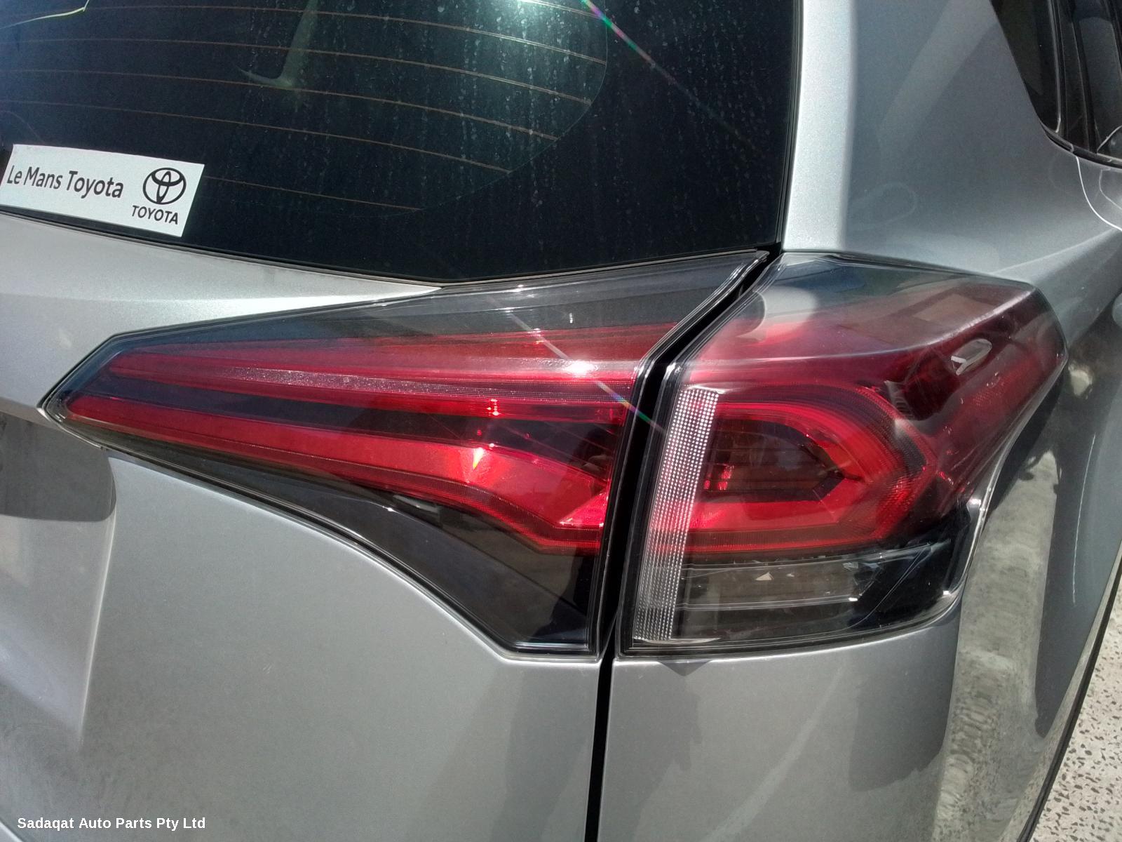 Toyota Rav4 Right Door Mirror