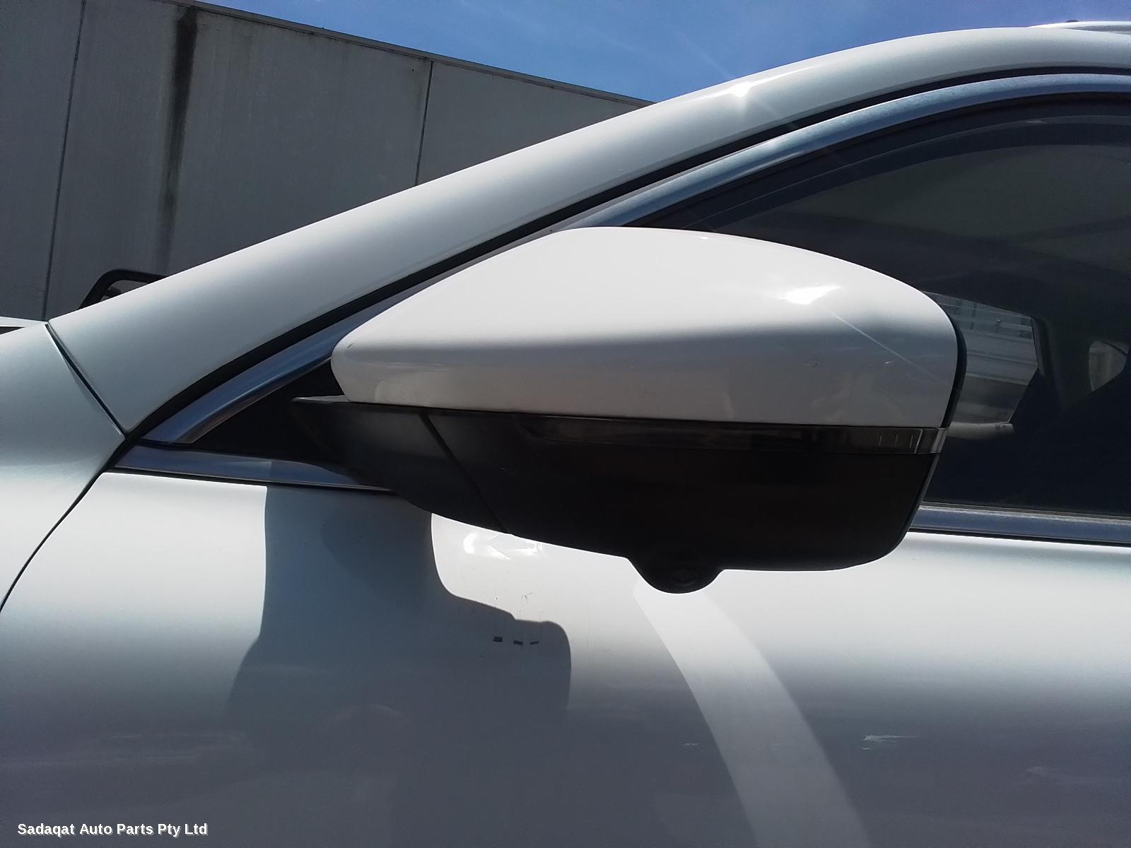 Mg Hs Right Front Door Window