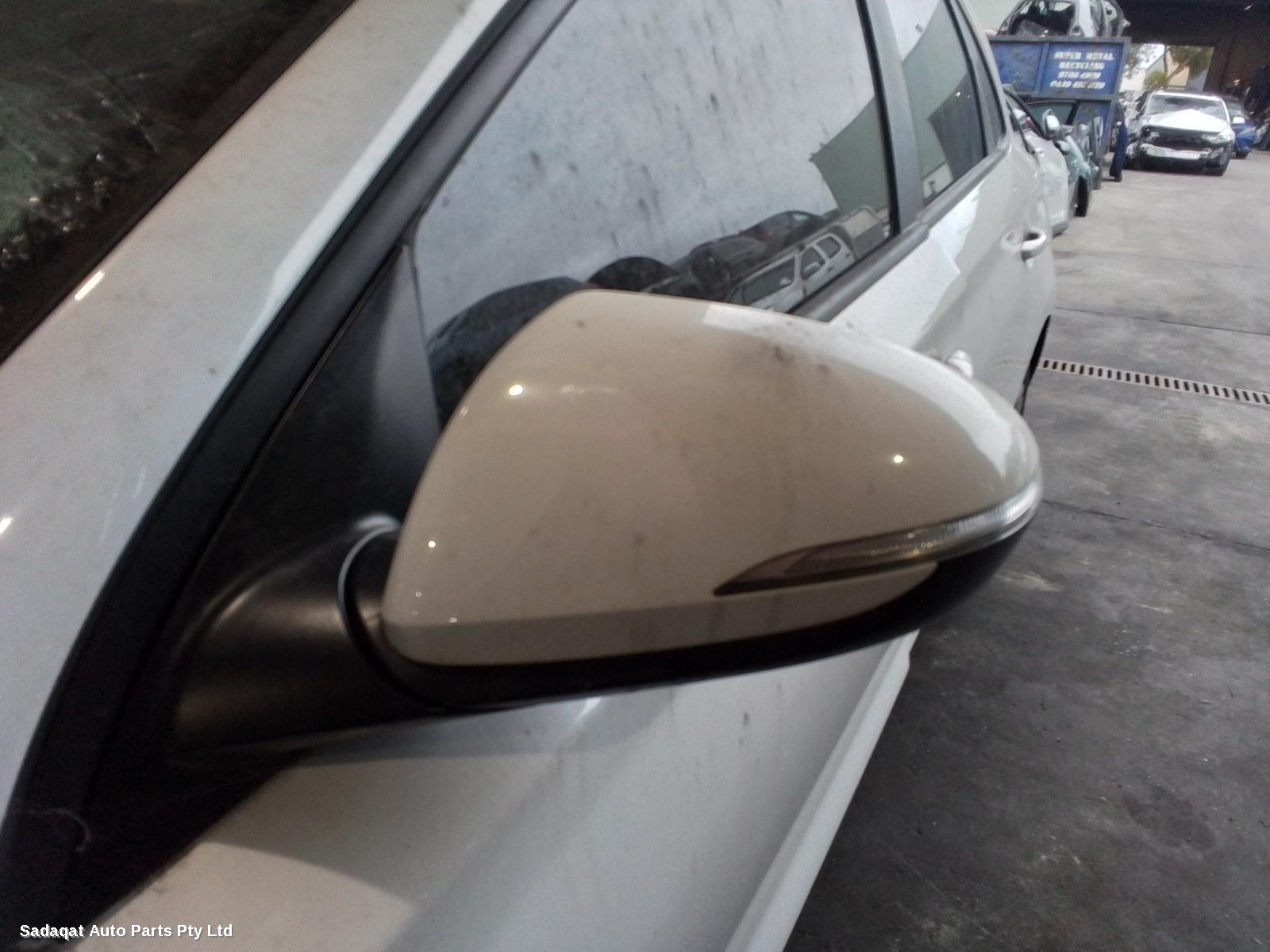 Hyundai I30 Right Headlamp