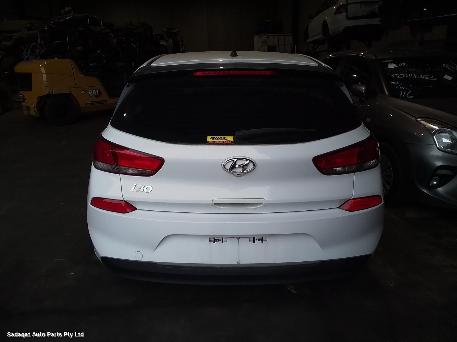 Hyundai I30 Right Headlamp