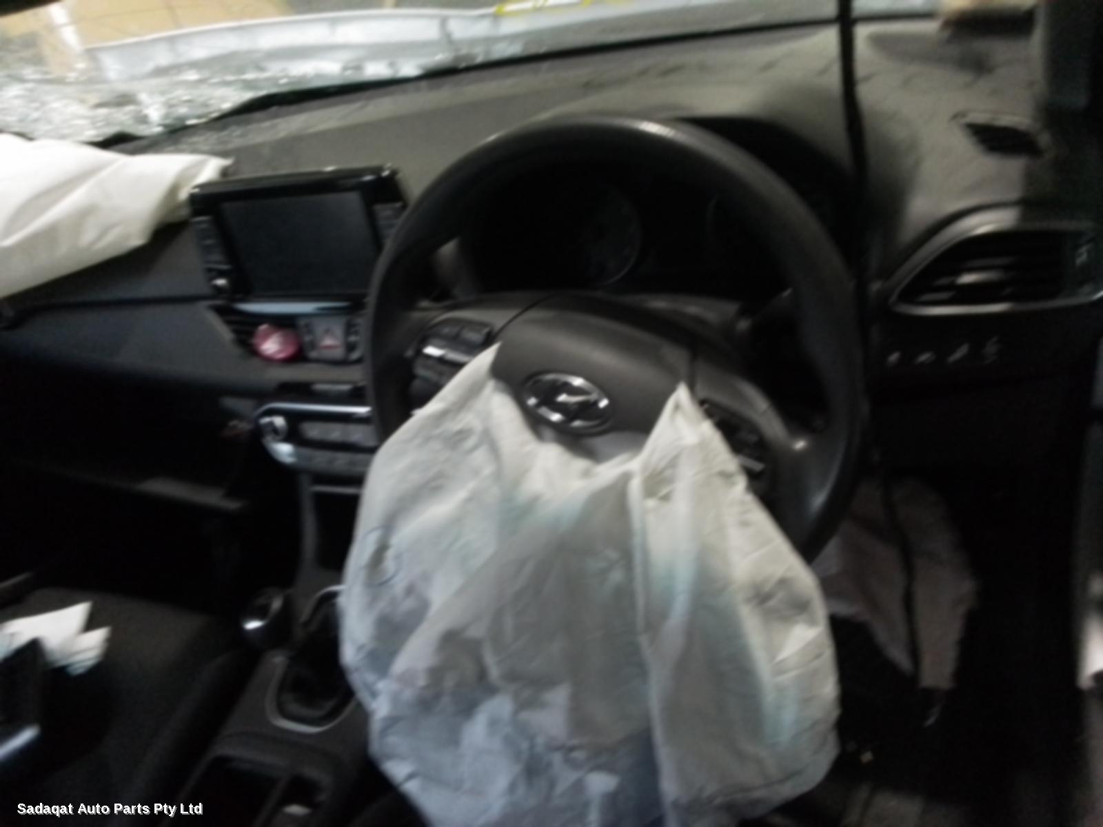 Hyundai I30 Right Headlamp