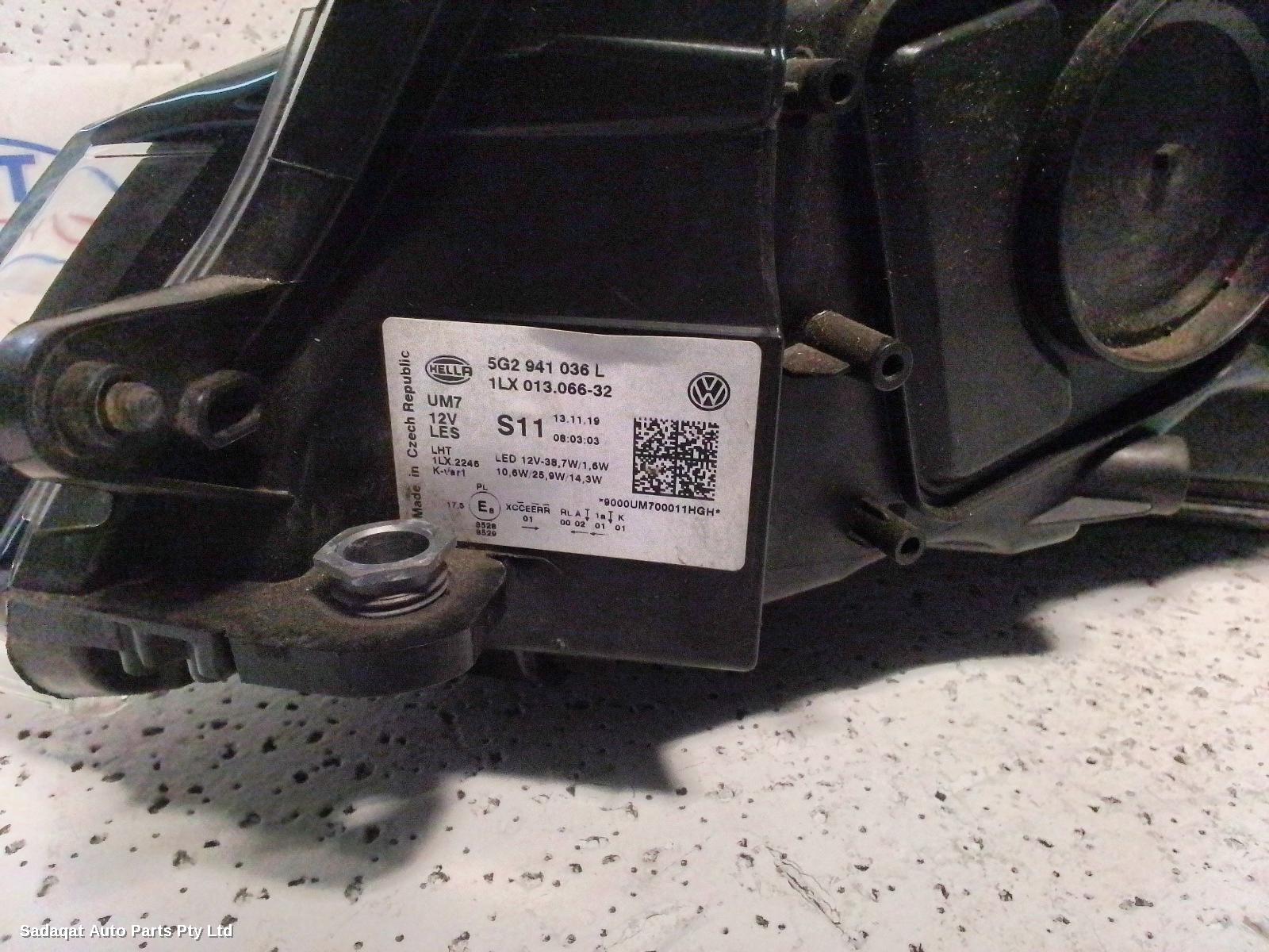 Volkswagen Golf Right Headlamp