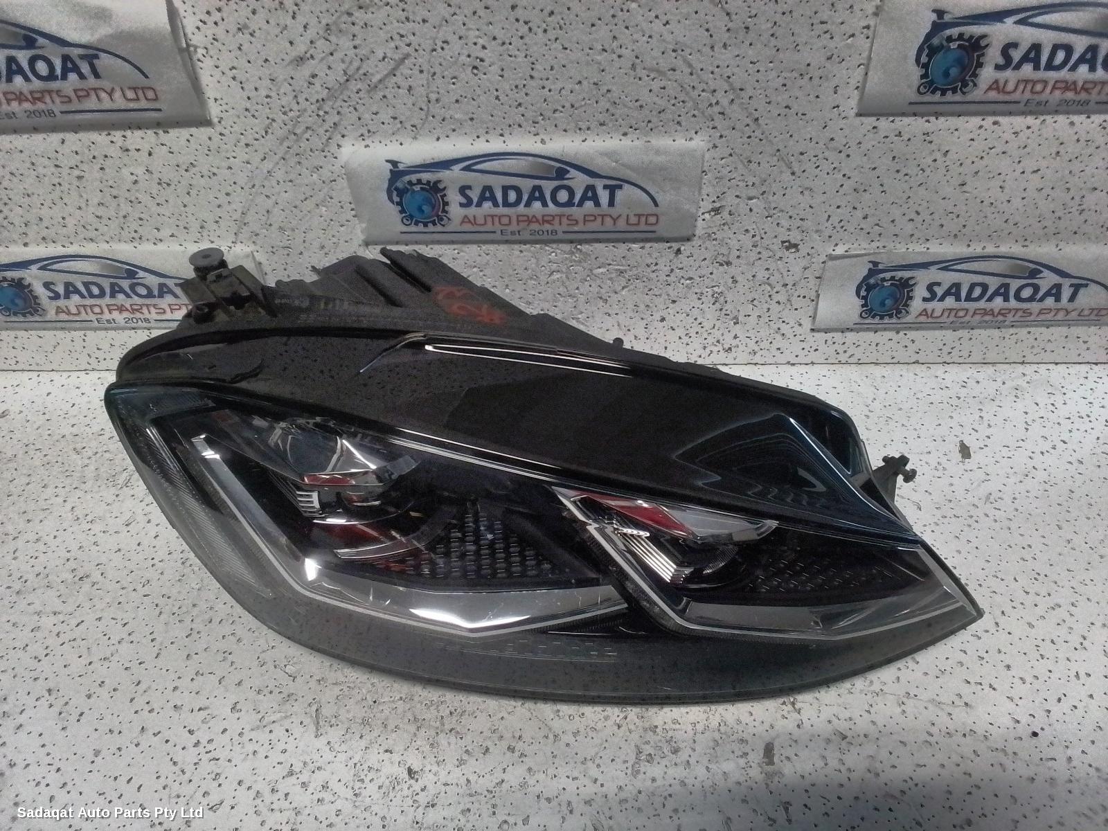 Volkswagen Golf Right Headlamp