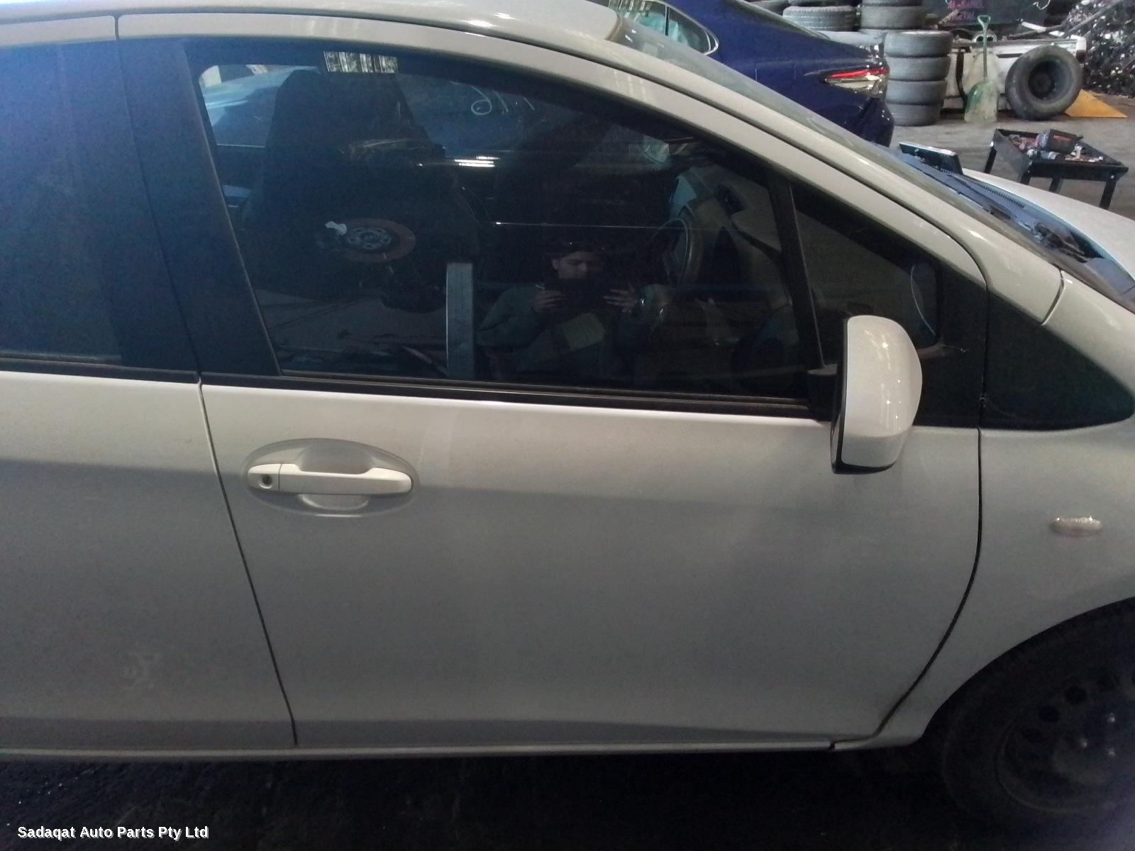 Toyota Yaris Seatbelt/stalk