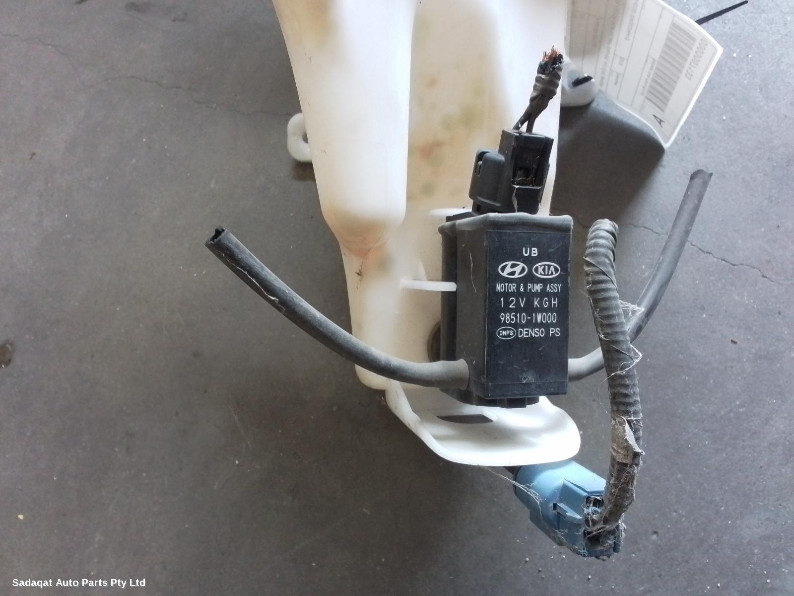 Hyundai I30 Washer Bottle