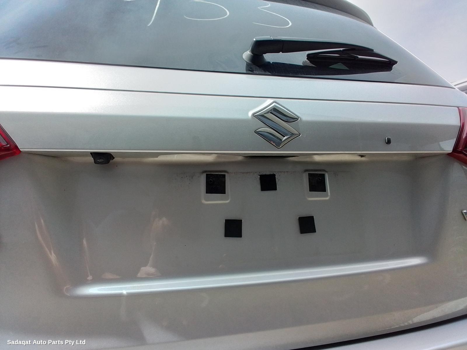 Suzuki Vitara Left Guard Liner