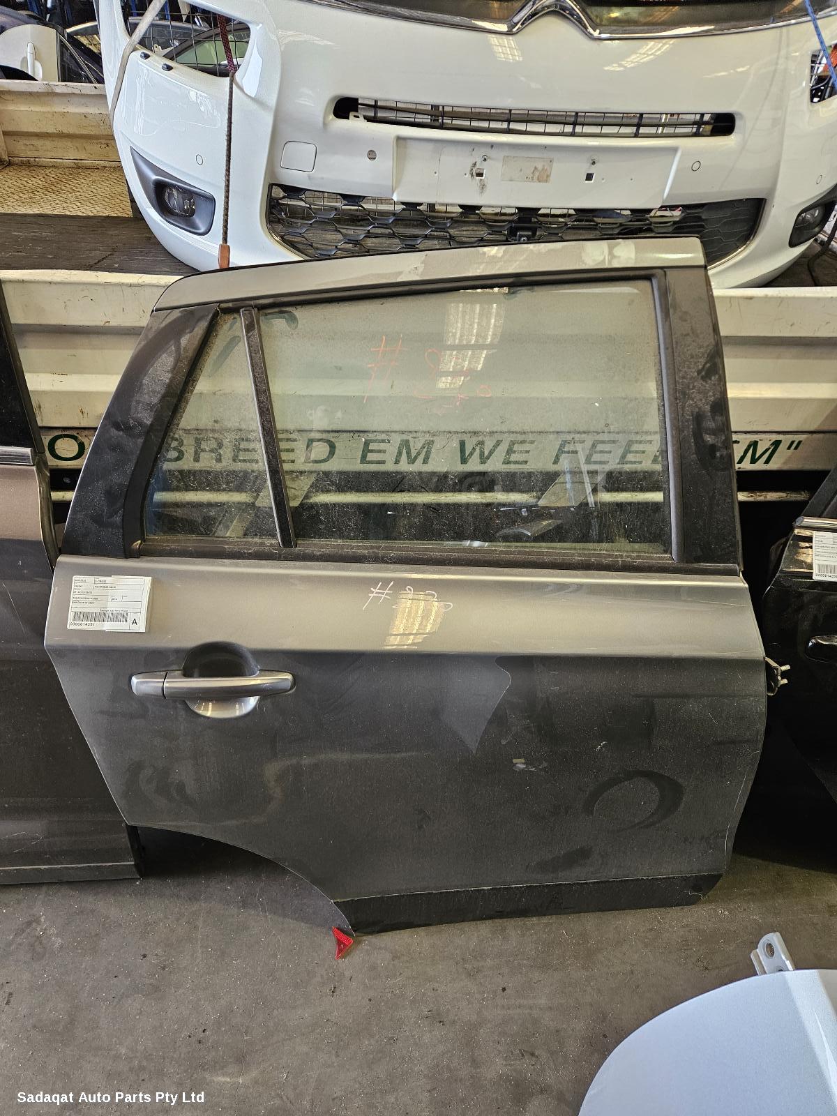 Suzuki S-cross Right_rear_door_sliding