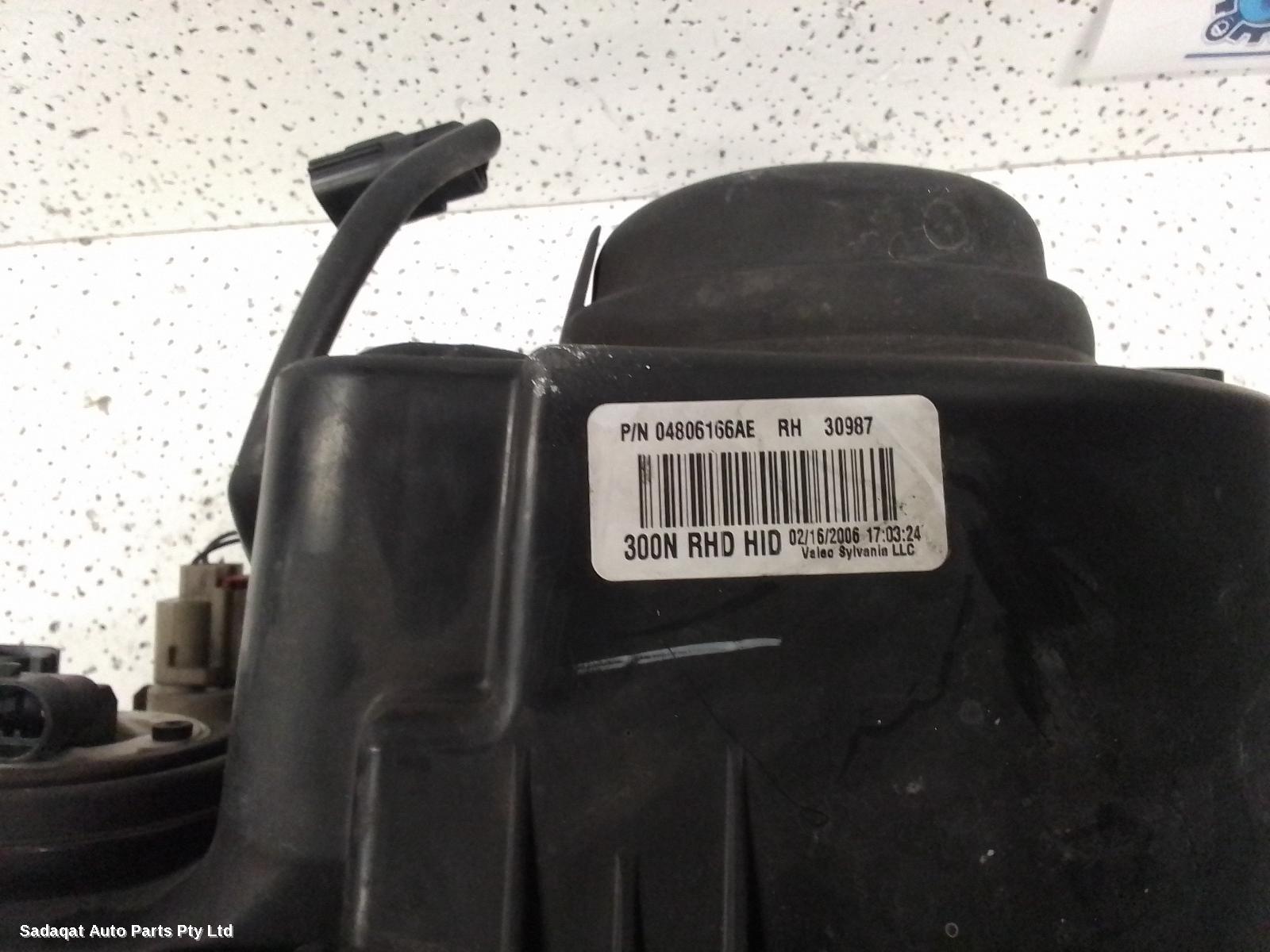 Chrysler 300c Right Headlamp