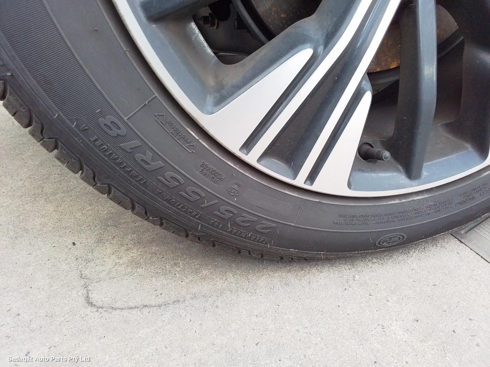 Mitsubishi Eclipse Cross Antenna