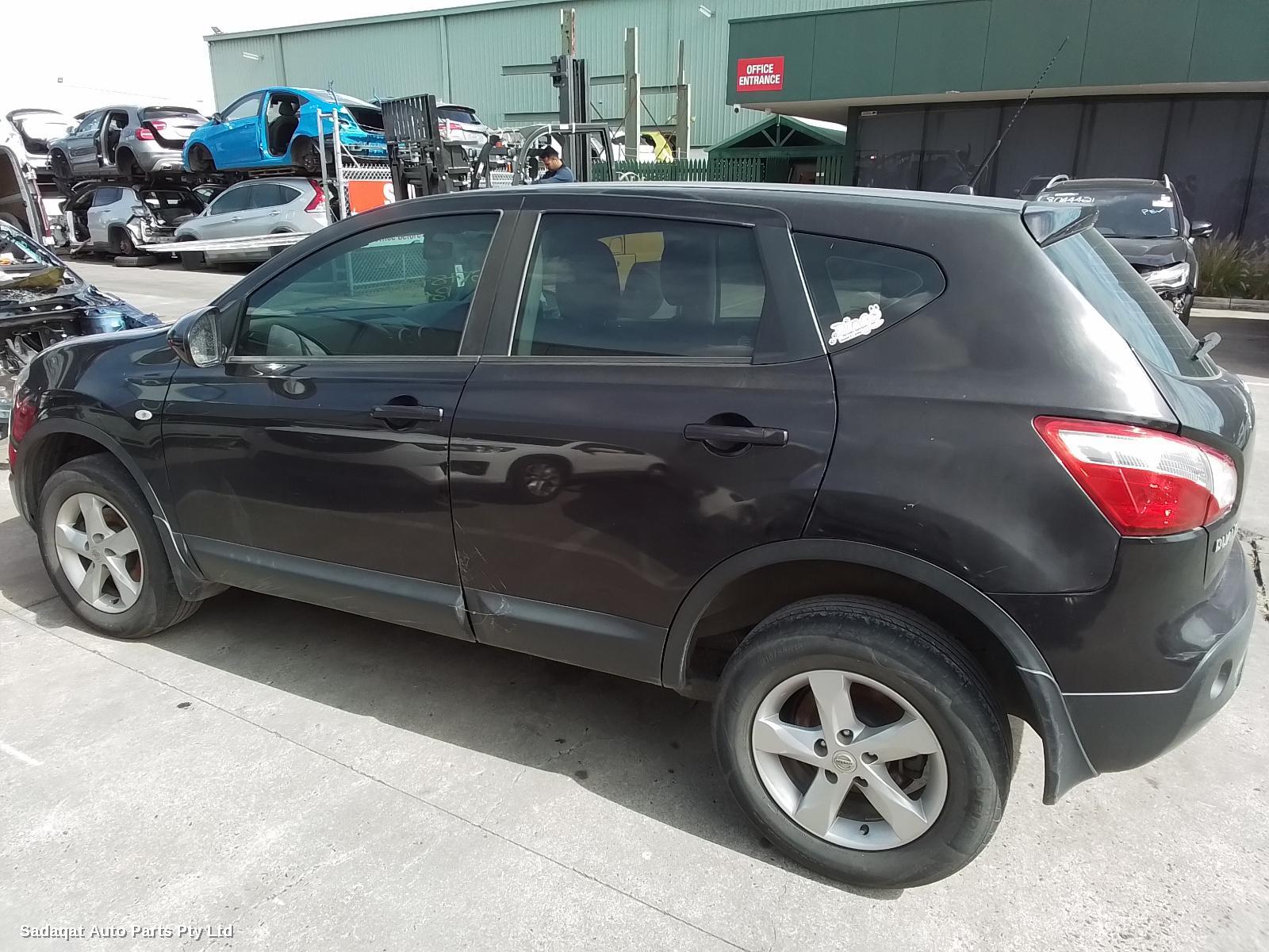 Nissan Dualis Grille