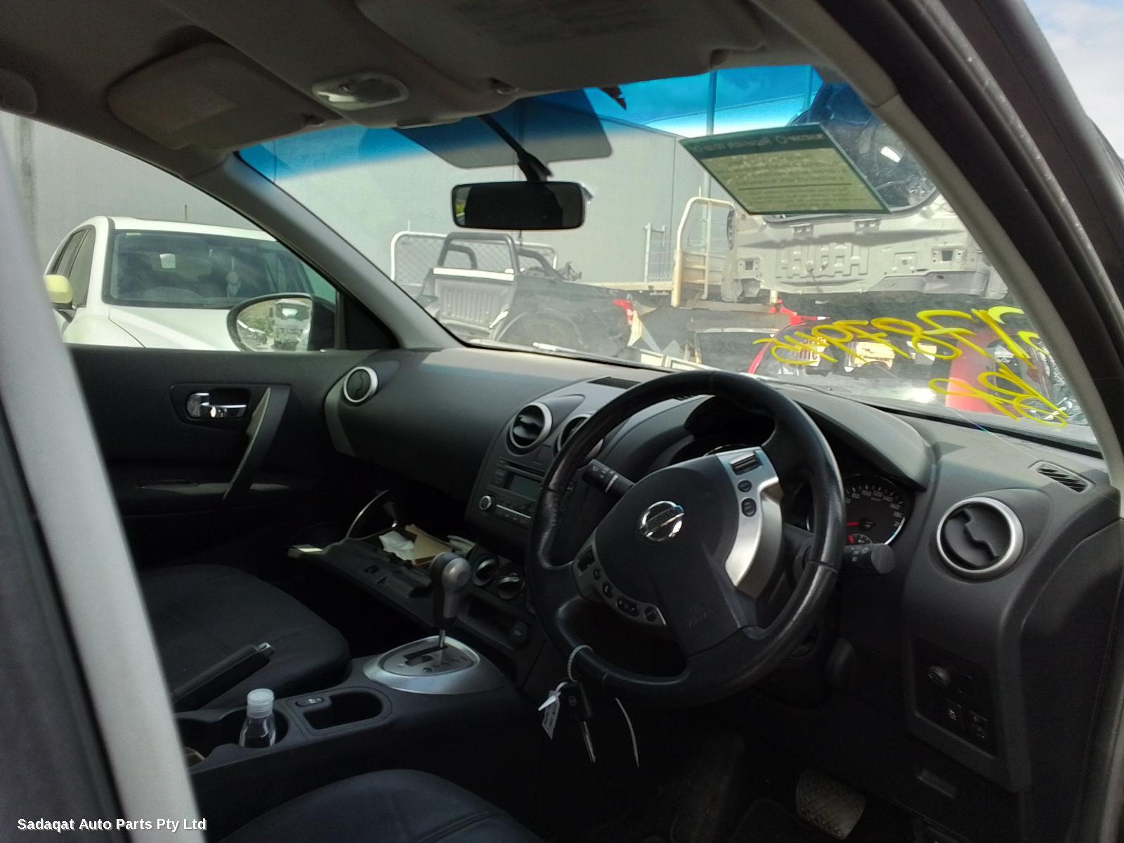 Nissan Dualis Grille