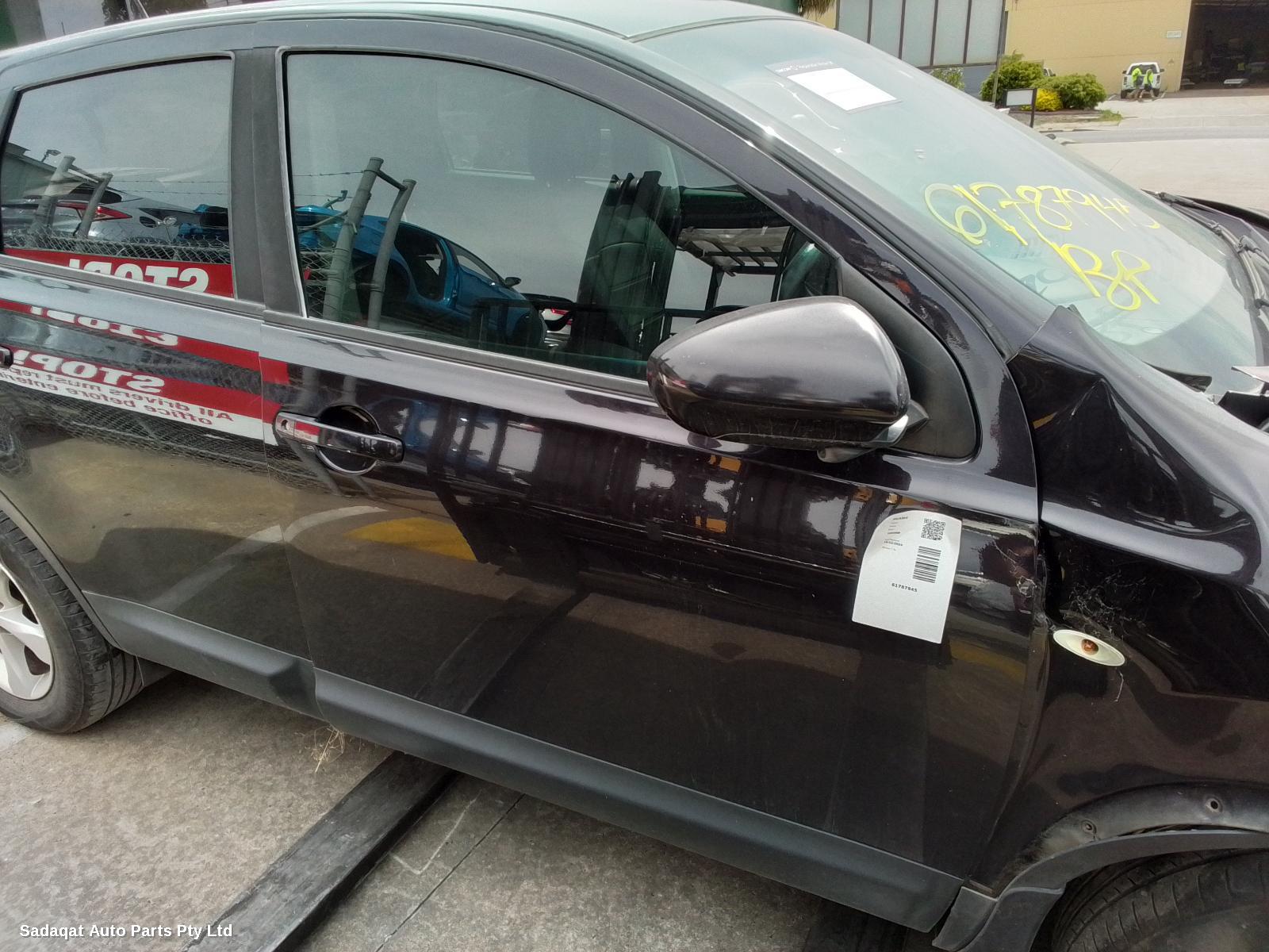 Nissan Dualis Grille